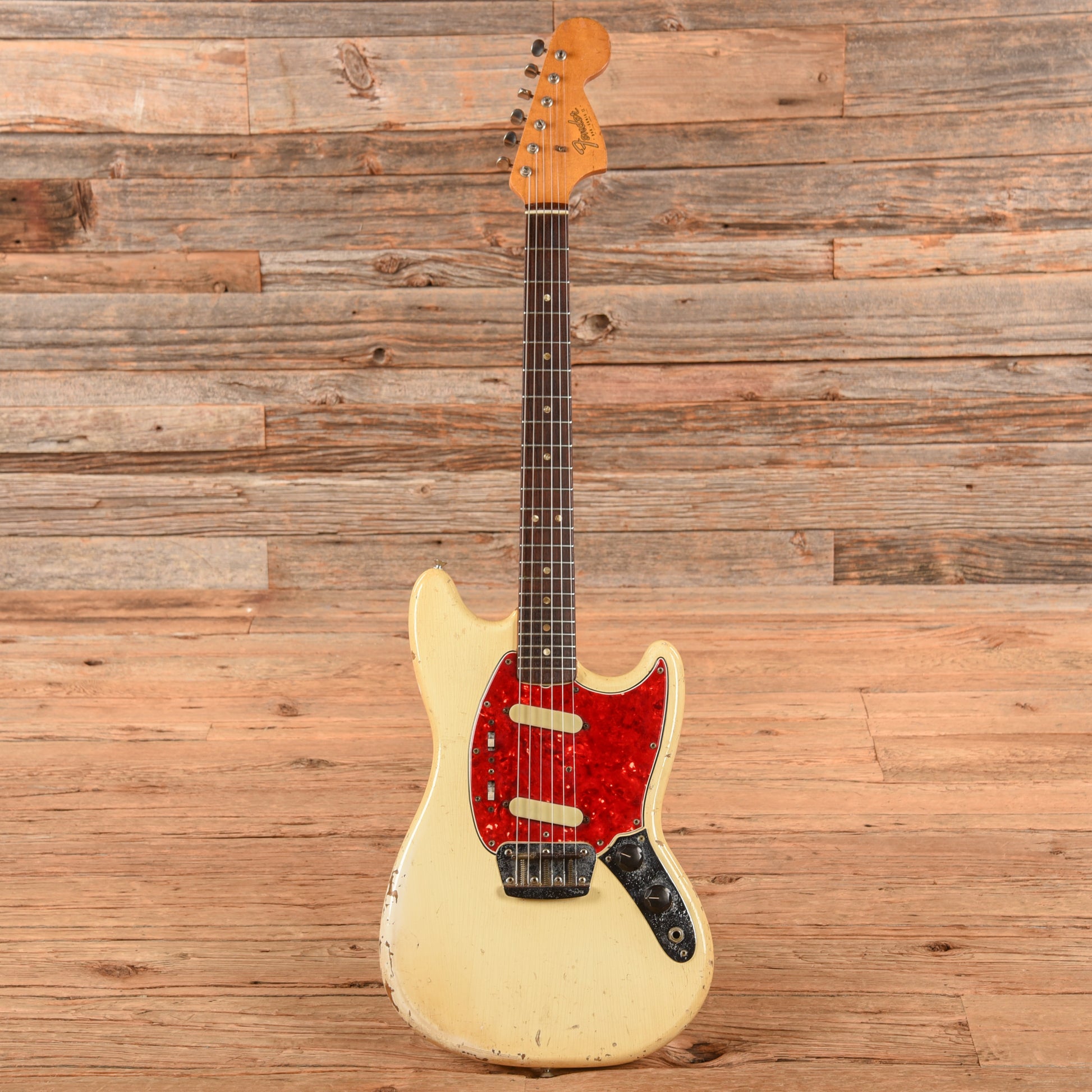 Fender Duo Sonic II White 1966 Electric Guitars / Solid Body
