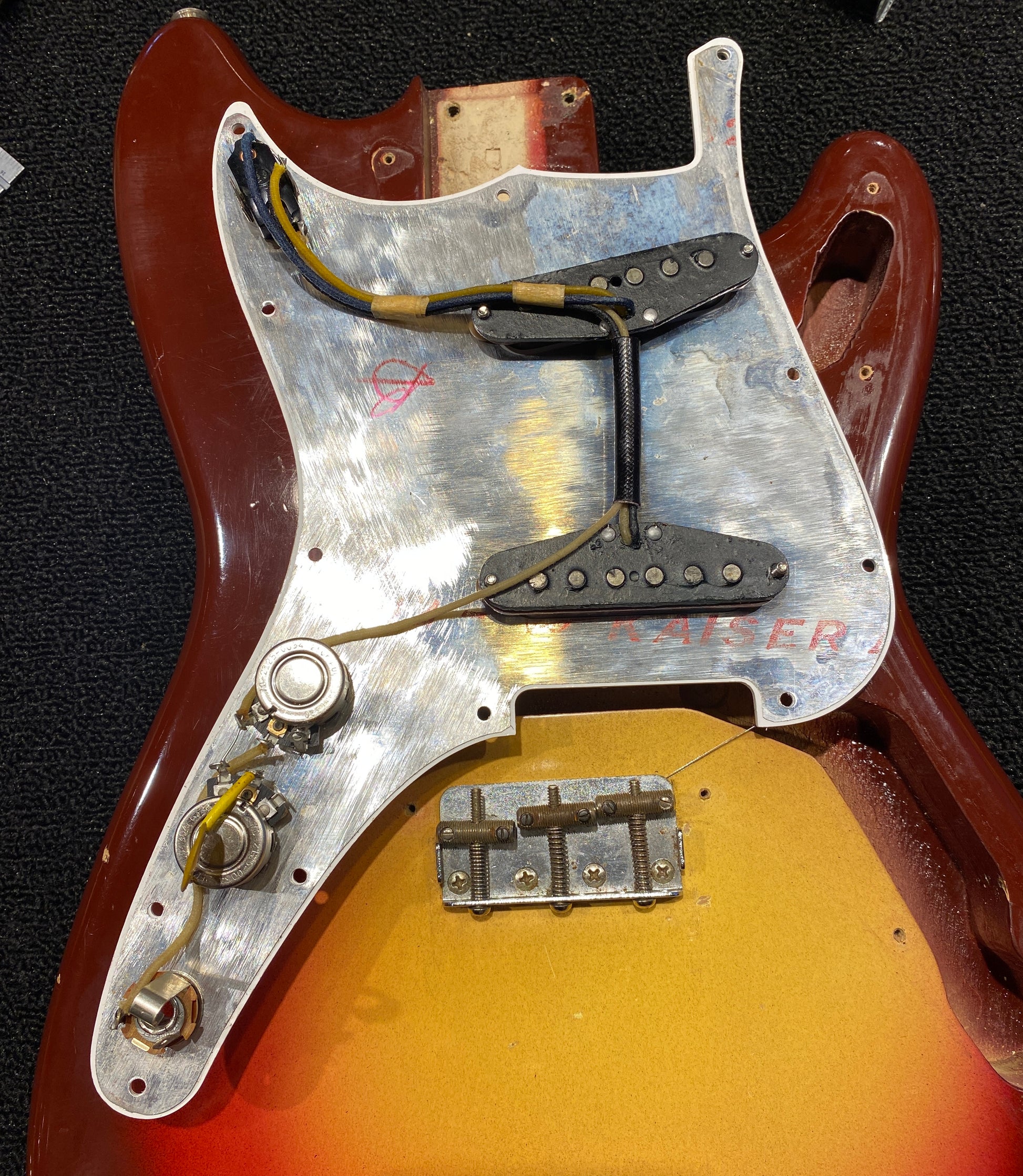 Fender Duo-Sonic Sunburst 1963 Electric Guitars / Solid Body