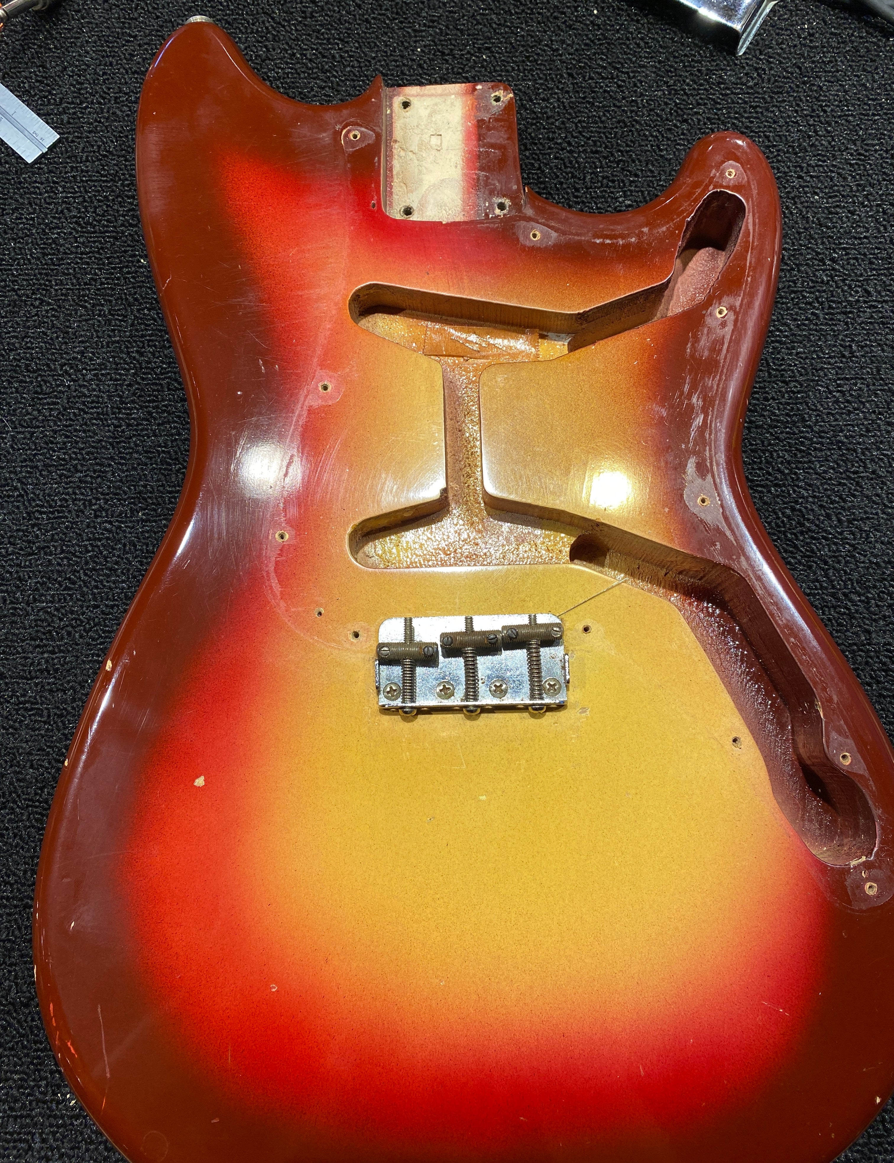 Fender Duo-Sonic Sunburst 1963 Electric Guitars / Solid Body
