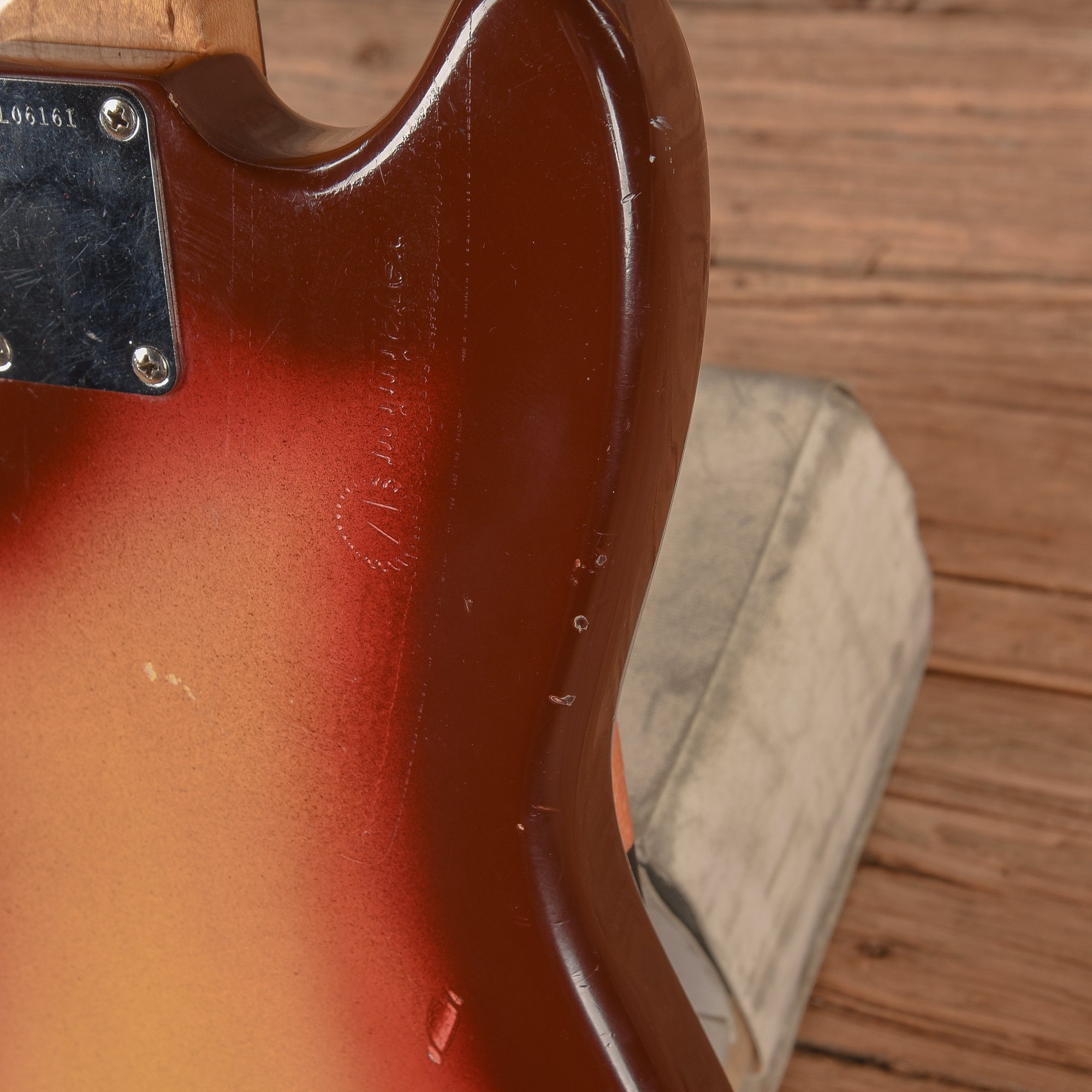 Fender Duo-Sonic Sunburst 1963 Electric Guitars / Solid Body