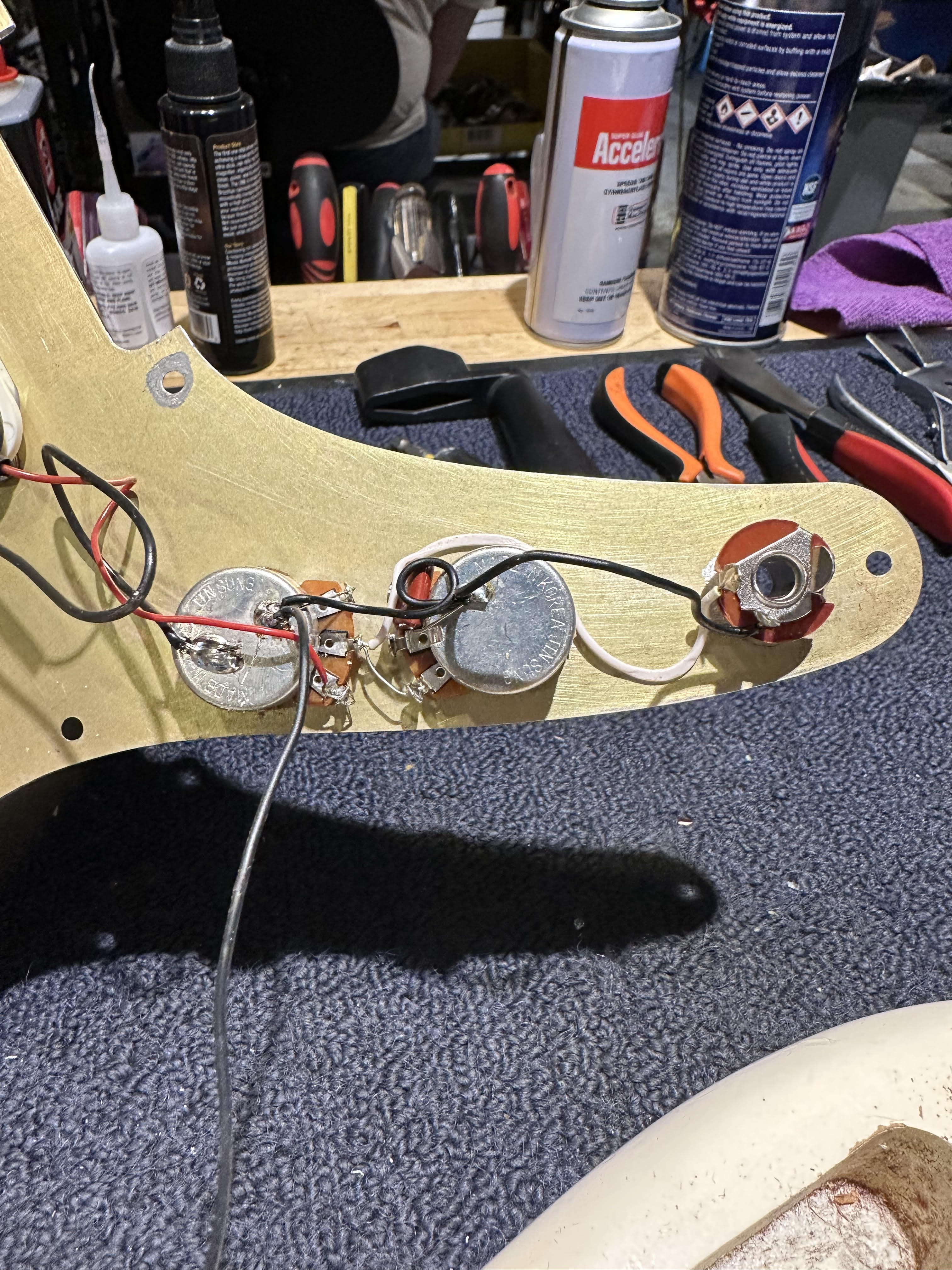 Fender Duo-Sonic White Refin 1957 Electric Guitars / Solid Body