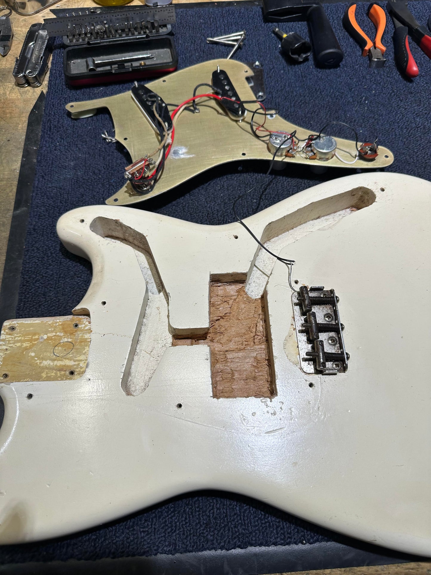 Fender Duo-Sonic White Refin 1957 Electric Guitars / Solid Body
