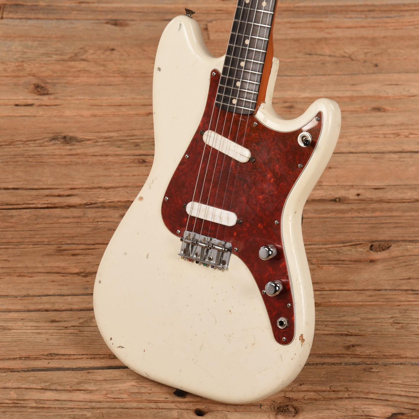 Fender Duo Sonic White Refin 1963 Electric Guitars / Solid Body