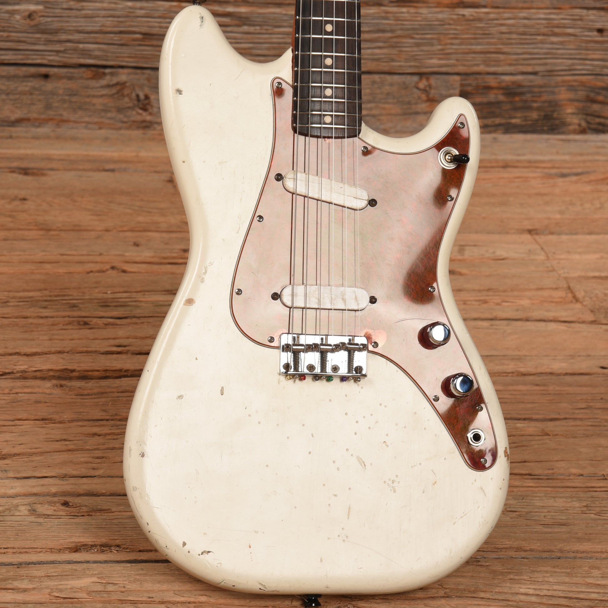 Fender Duo Sonic White Refin 1963 Electric Guitars / Solid Body