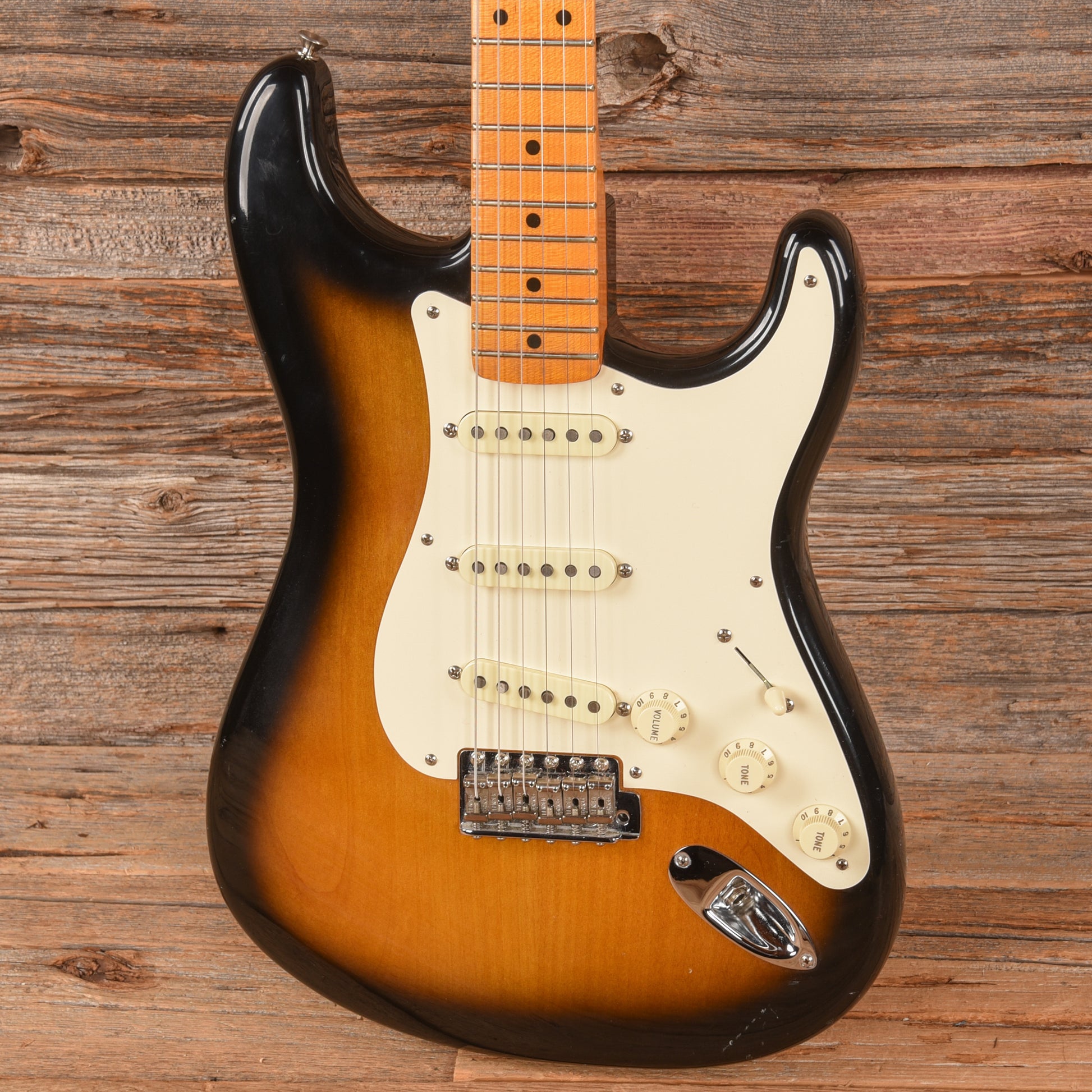 Fender Eric Johnson Stratocaster 2-Tone Sunburst 2006 Electric Guitars / Solid Body