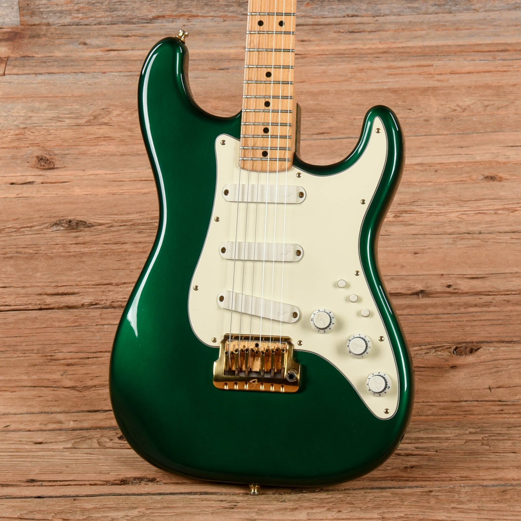 Fender Gold Elite Stratocaster Candy Apple Green 1983 Electric Guitars / Solid Body