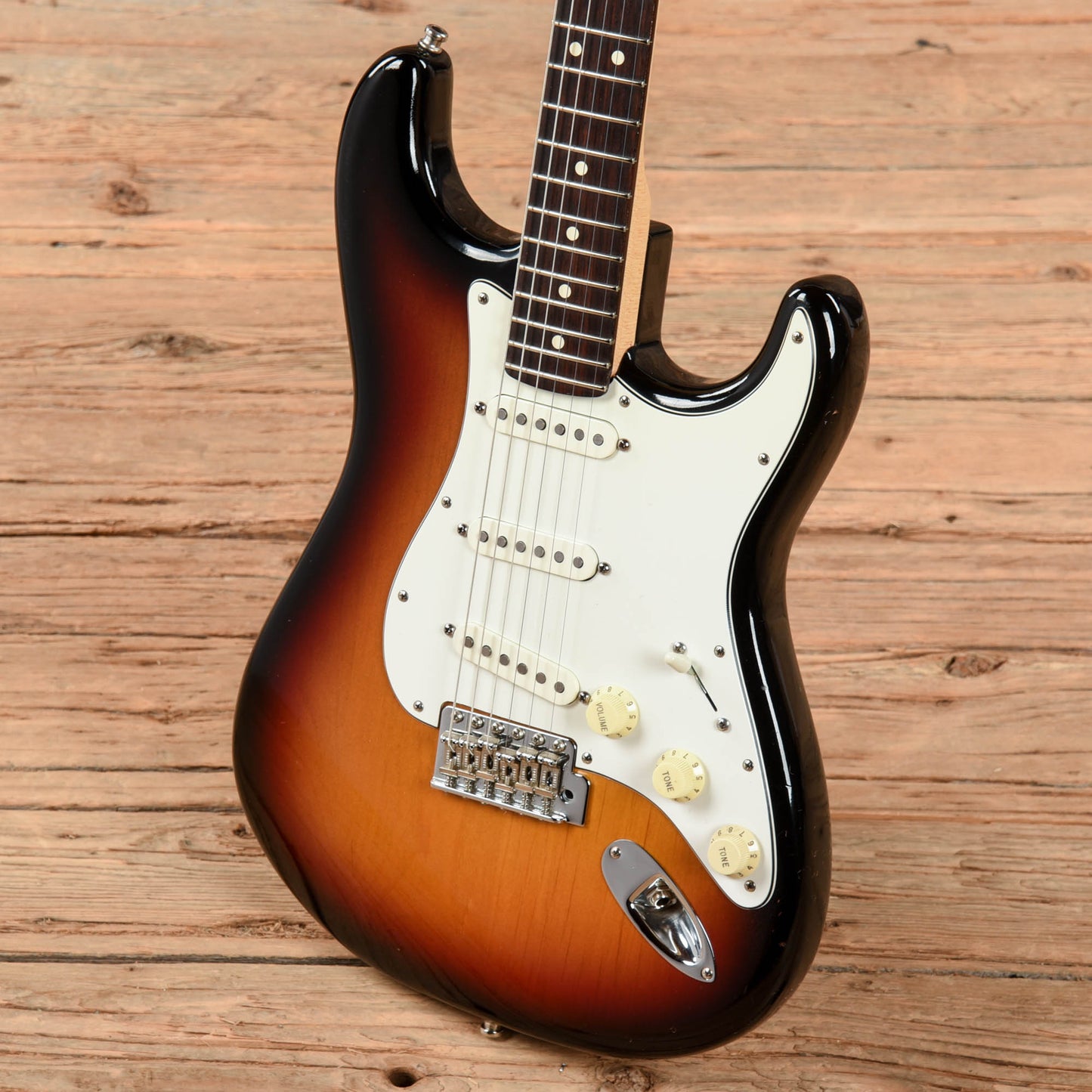 Fender Highway One Stratocaster Sunburst 2006 Electric Guitars / Solid Body