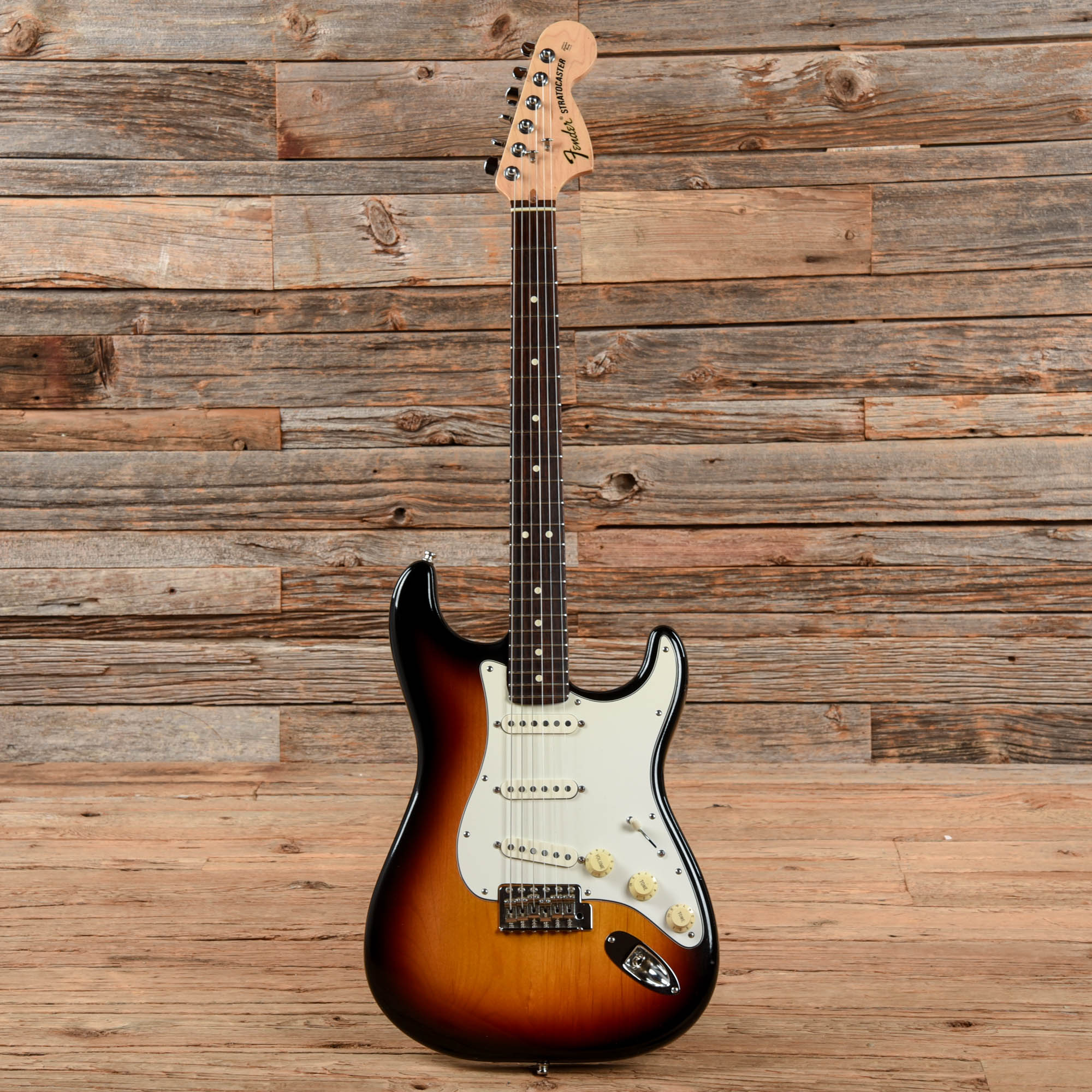 Fender Highway One Stratocaster Sunburst 2006 Electric Guitars / Solid Body