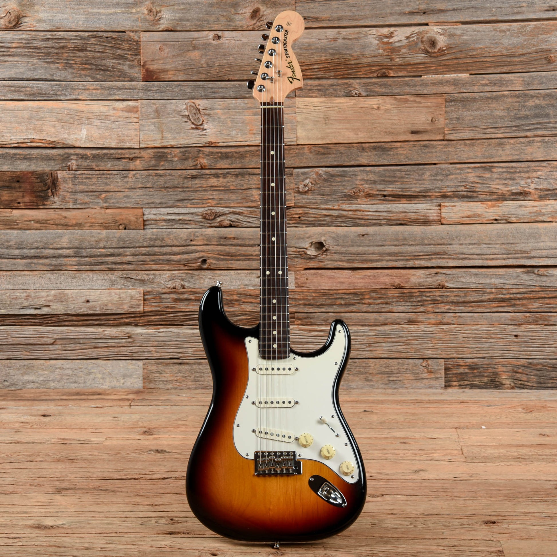 Fender Highway One Stratocaster Sunburst 2006 Electric Guitars / Solid Body
