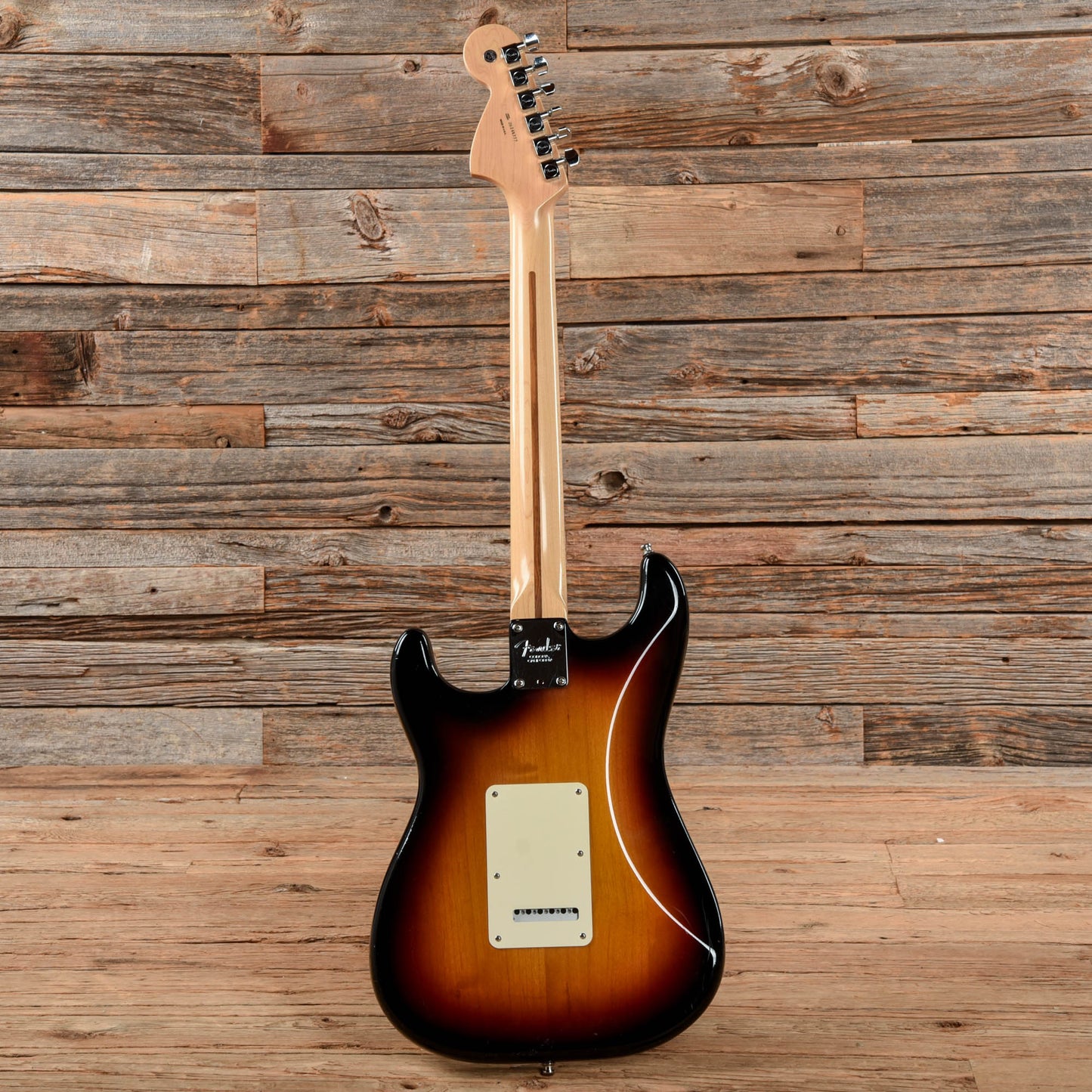 Fender Highway One Stratocaster Sunburst 2006 Electric Guitars / Solid Body