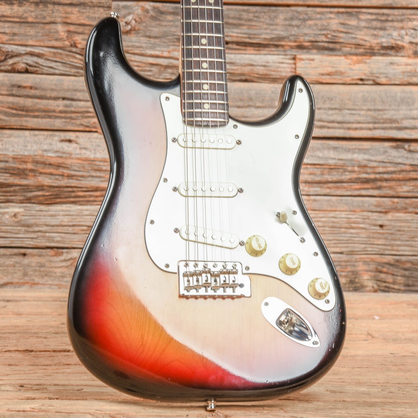 Fender Highway One Stratocaster Sunburst 2006 Electric Guitars / Solid Body