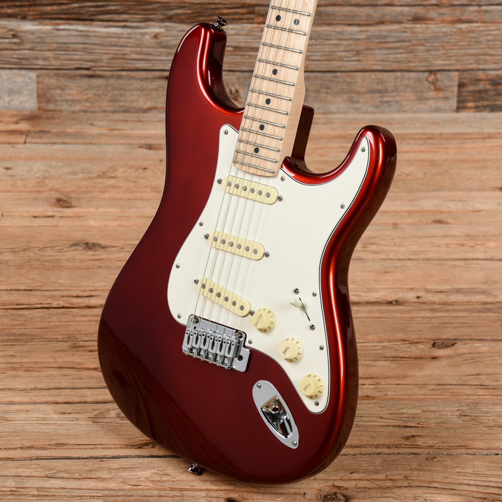 Fender Highway One Stratocaster Wine 2008 Electric Guitars / Solid Body