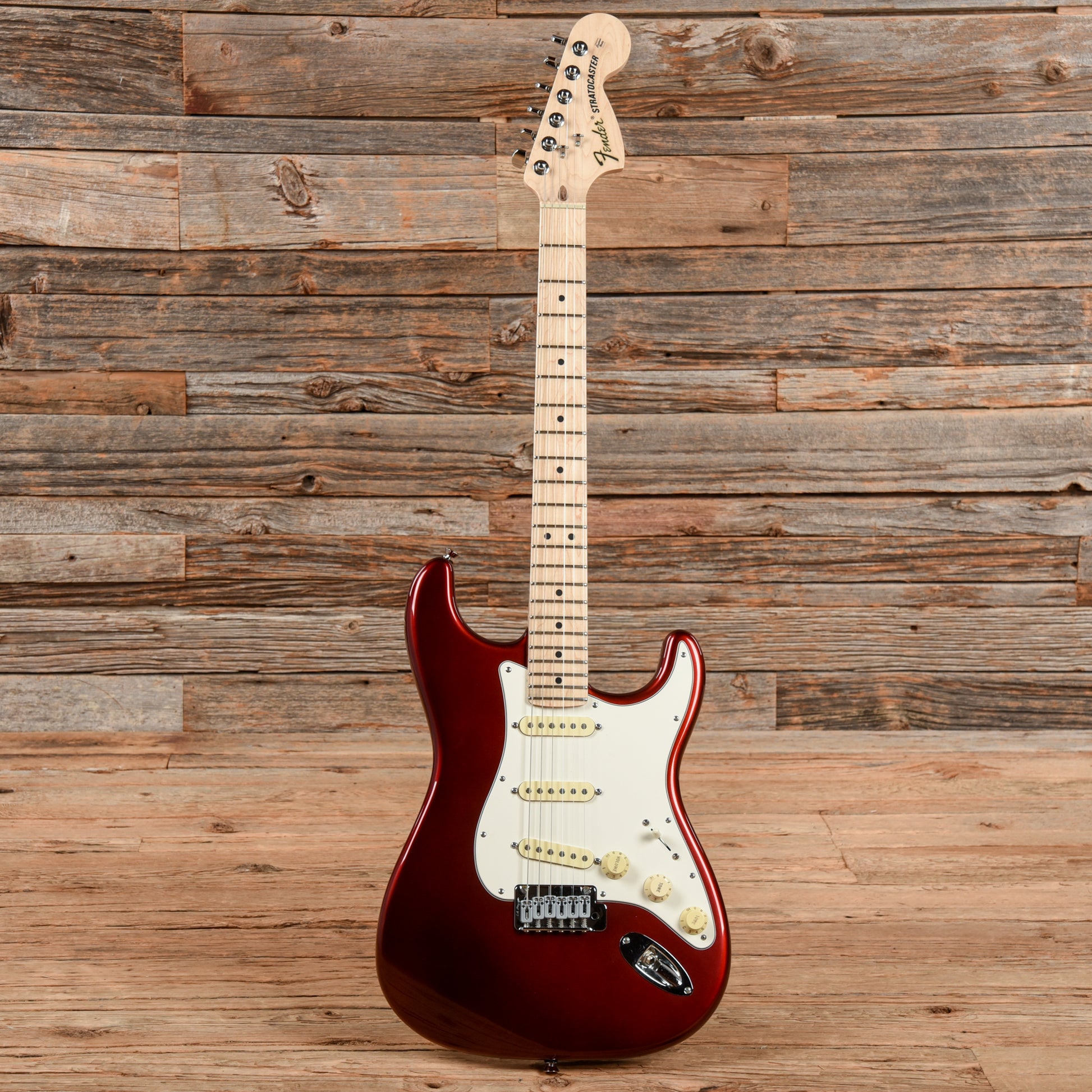 Fender Highway One Stratocaster Wine 2008 Electric Guitars / Solid Body