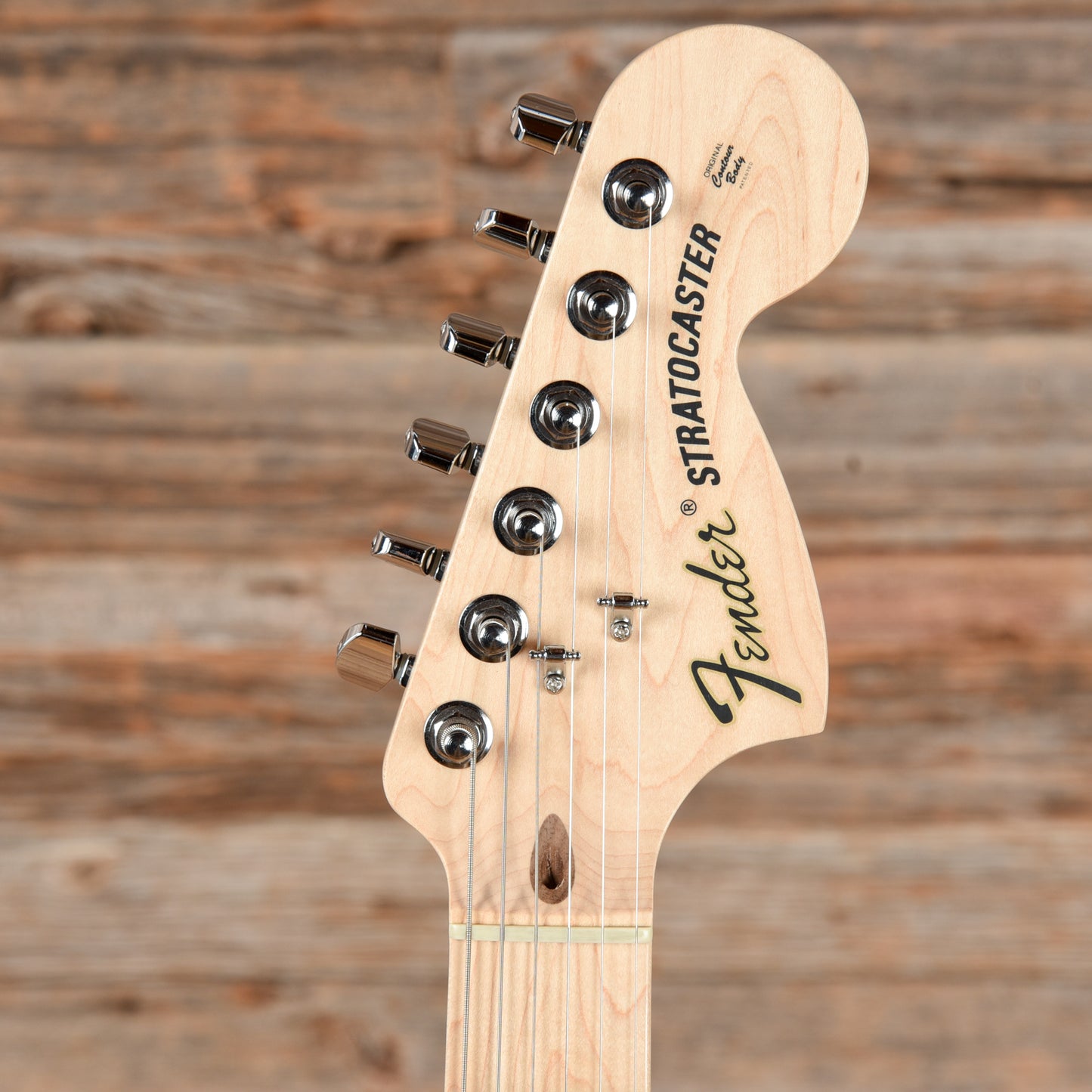 Fender Highway One Stratocaster Wine 2008 Electric Guitars / Solid Body