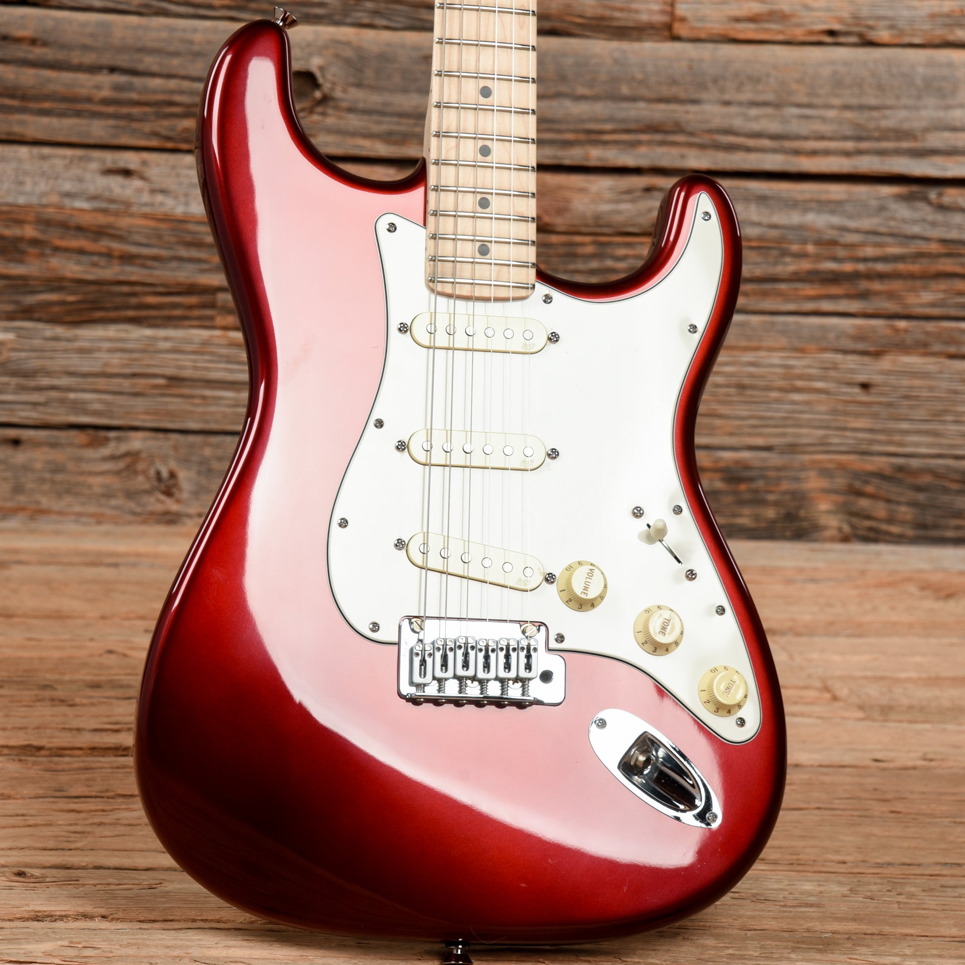 Fender Highway One Stratocaster Wine 2008 Electric Guitars / Solid Body