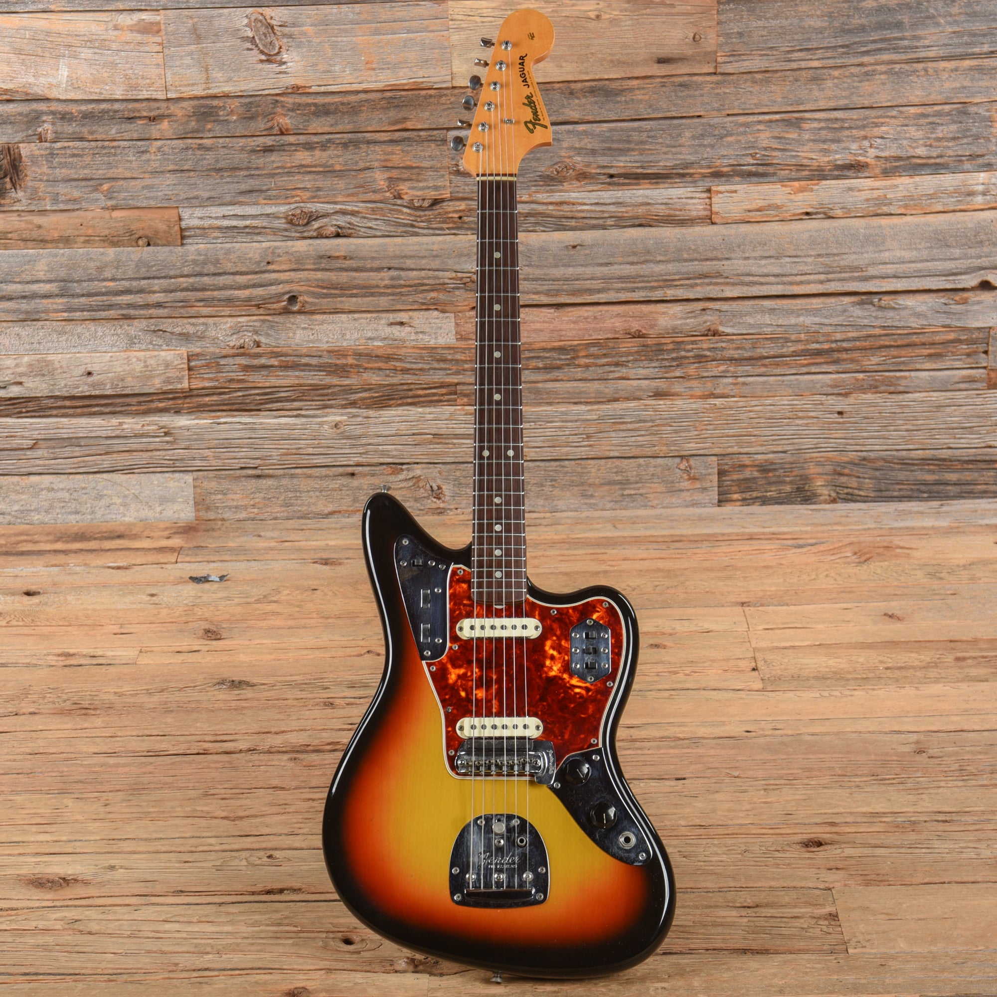 Fender Jaguar Sunburst 1965 Electric Guitars / Solid Body