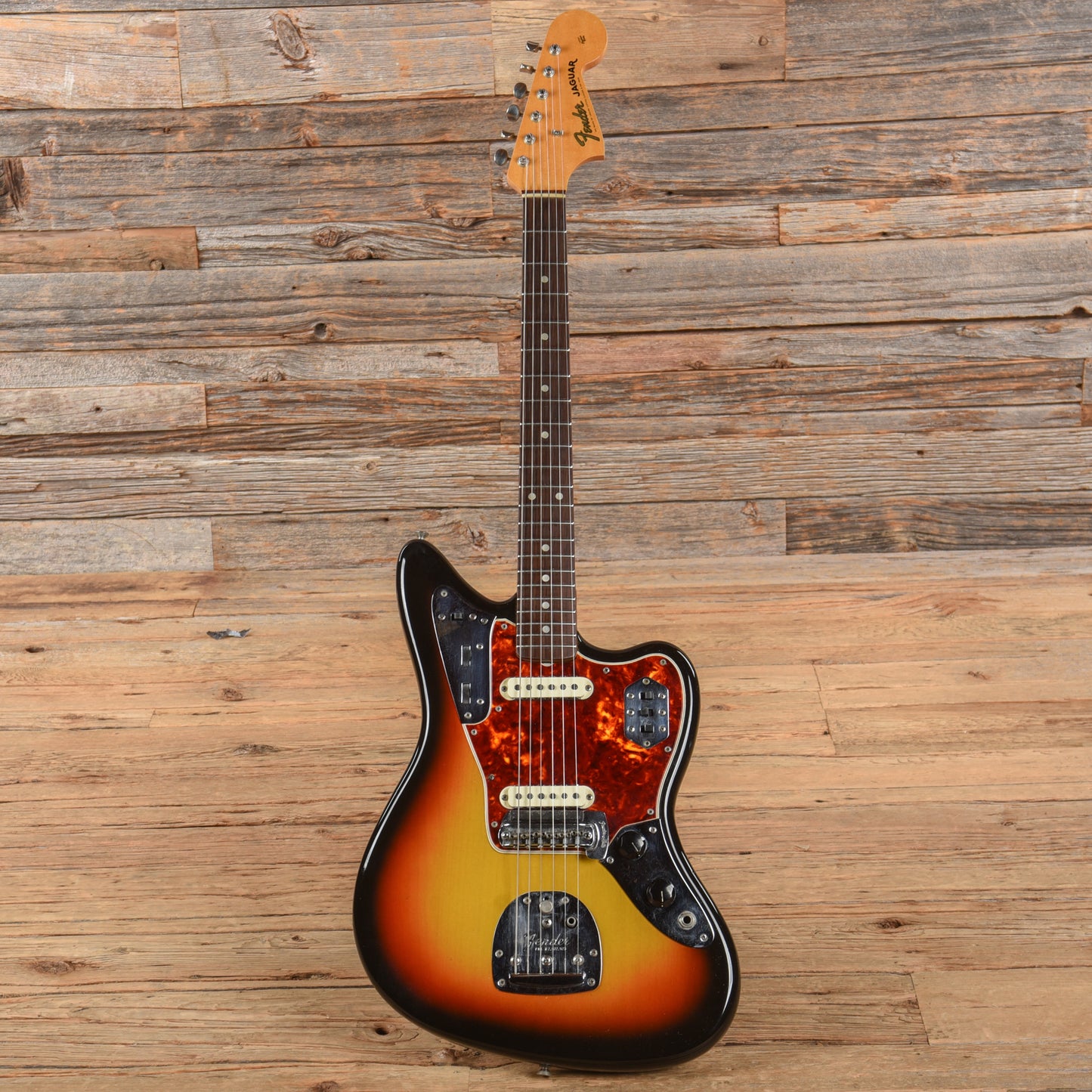 Fender Jaguar Sunburst 1965 Electric Guitars / Solid Body