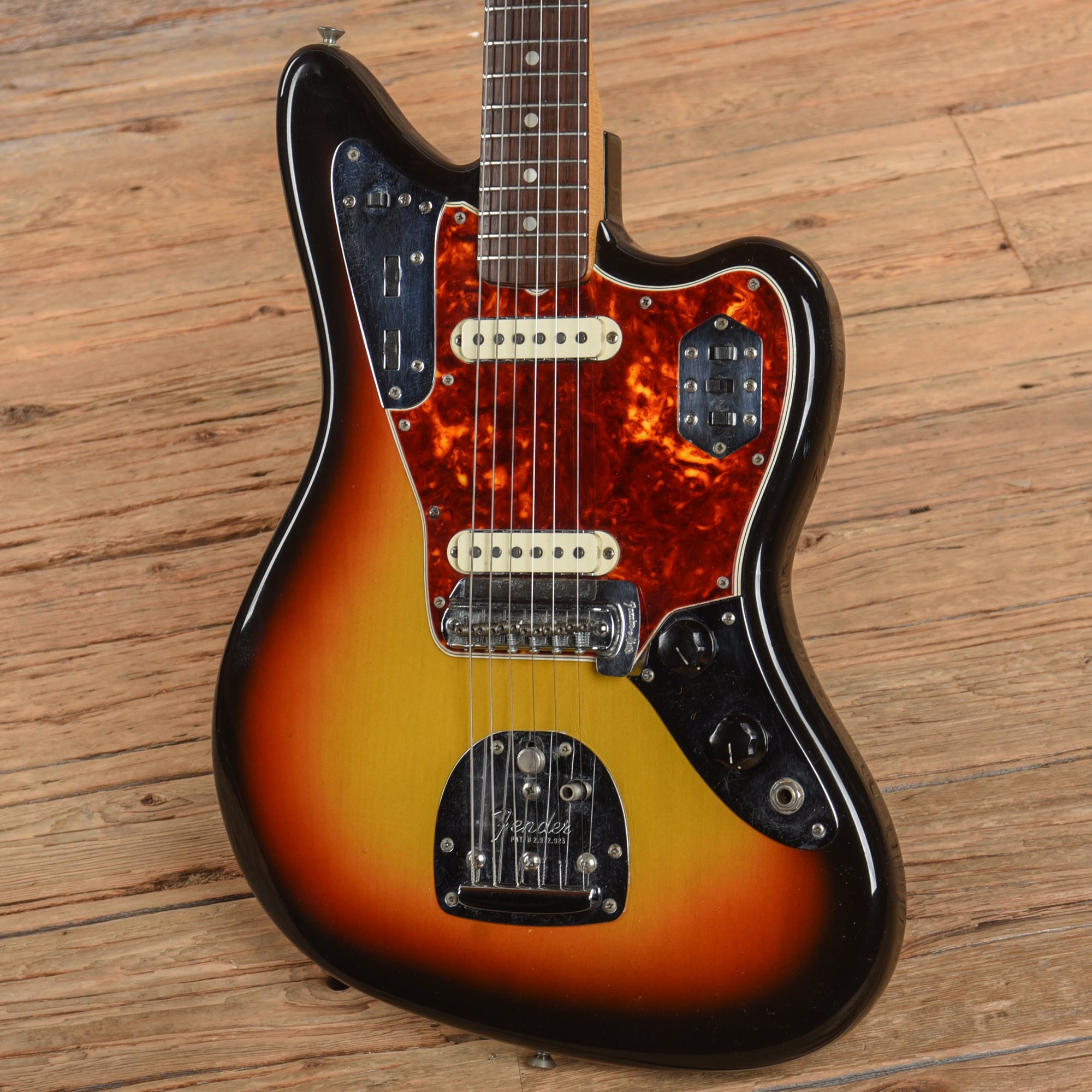 Fender Jaguar Sunburst 1965 Electric Guitars / Solid Body