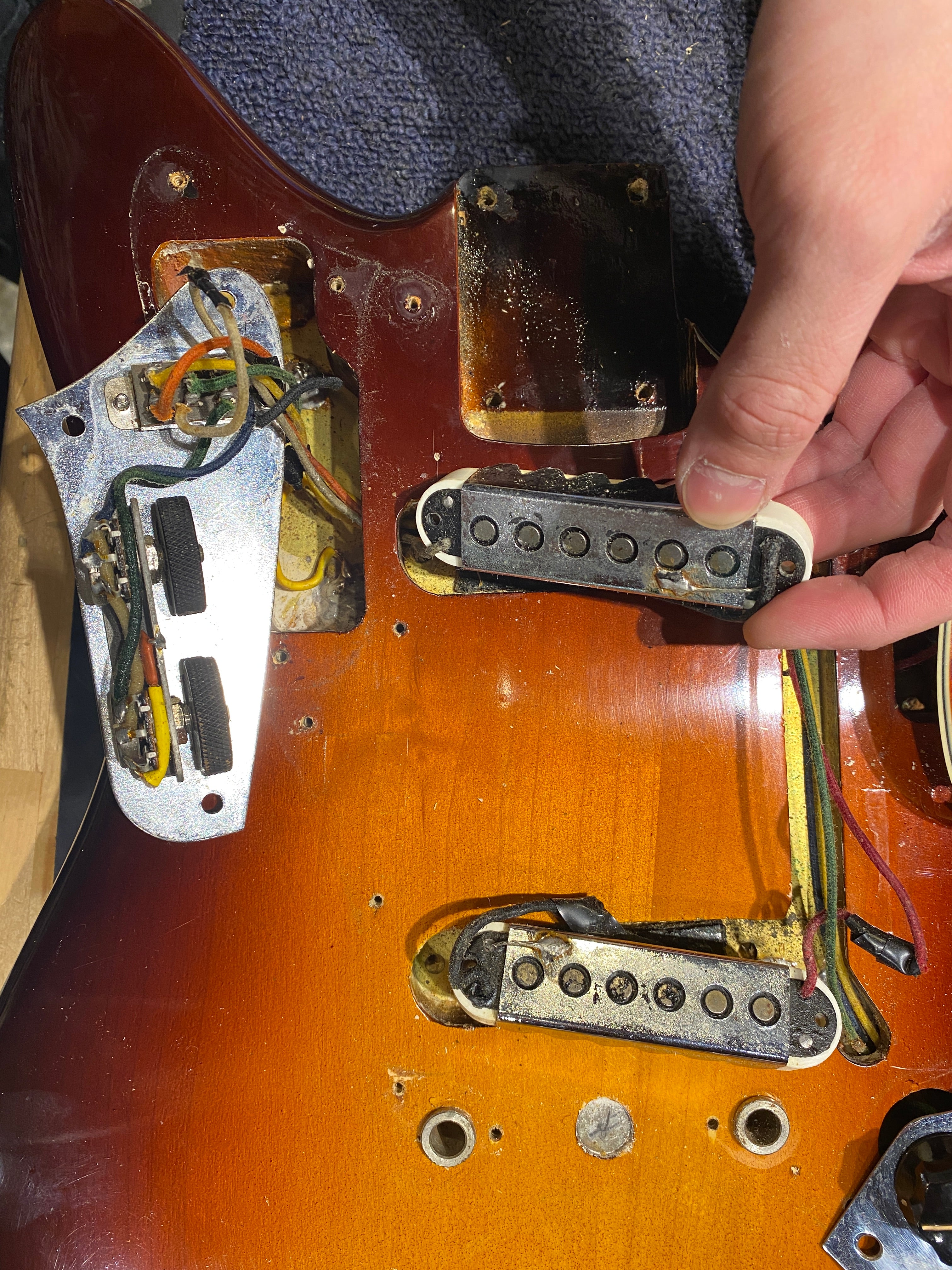 Fender Jaguar Sunburst Refin 1963 Electric Guitars / Solid Body