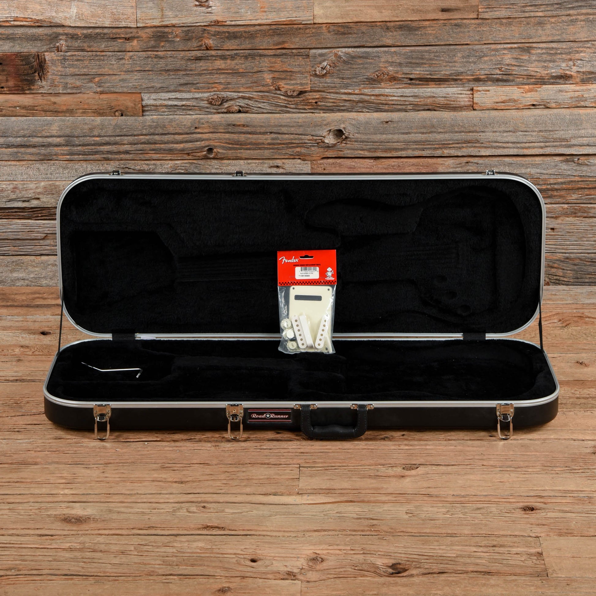 Fender Japan Stratocaster White 1986 Electric Guitars / Solid Body