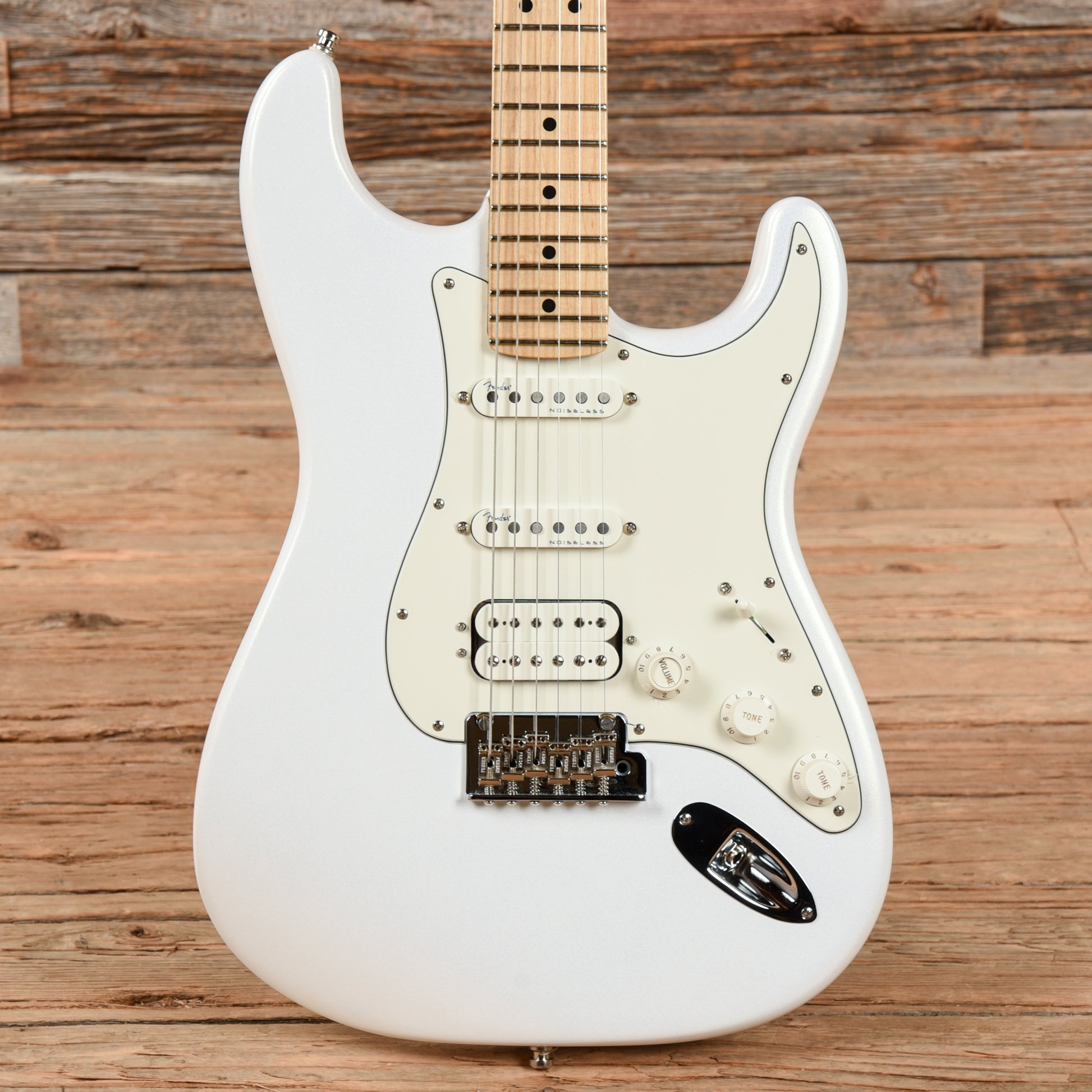 Fender Juanes Signature Stratocaster Luna White 2023 Electric Guitars / Solid Body