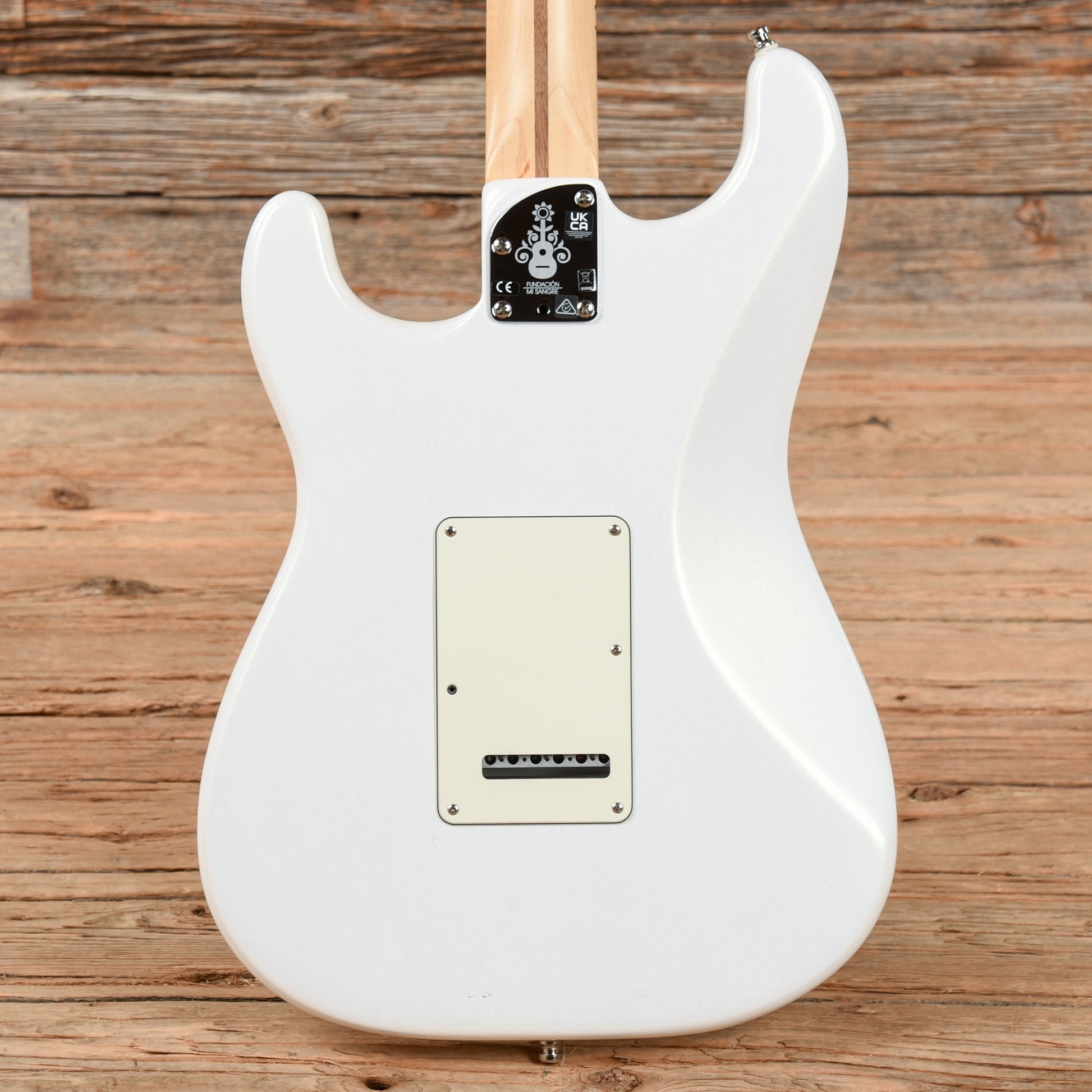 Fender Juanes Signature Stratocaster Luna White 2023 Electric Guitars / Solid Body