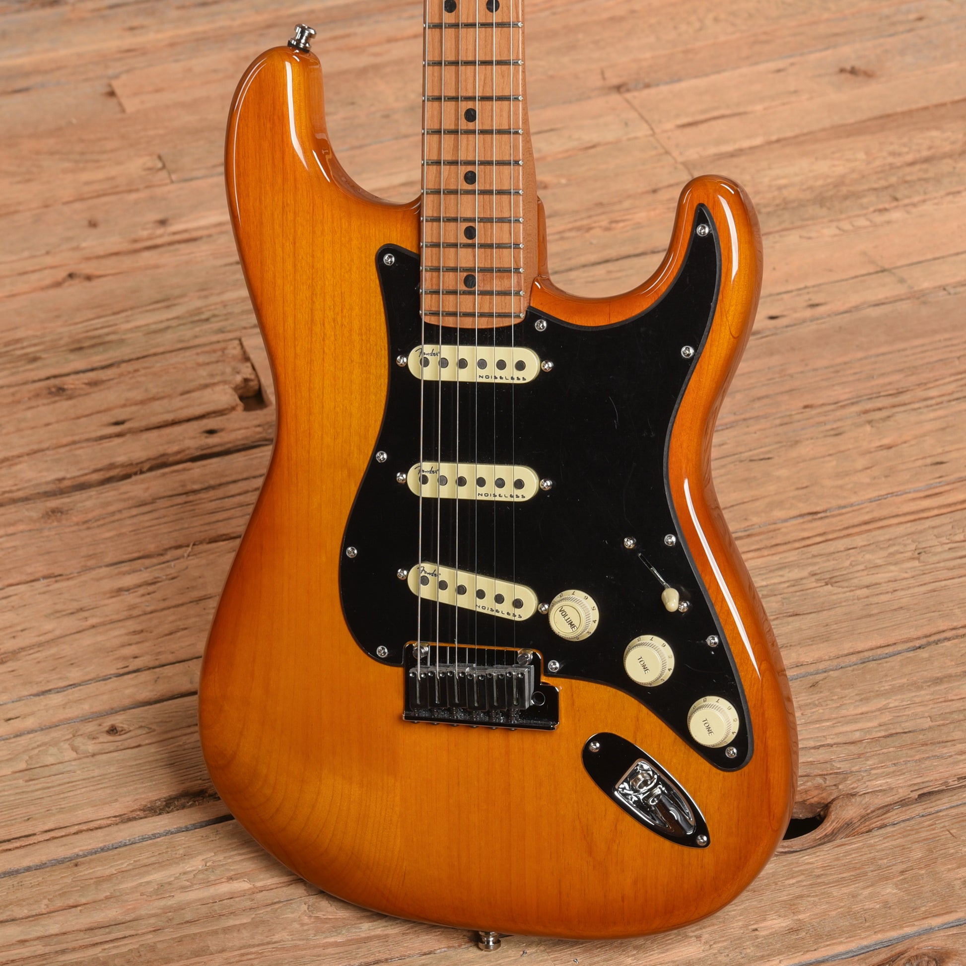 Fender Limited Edition American Ultra Stratocaster Honey Burst 2024 Electric Guitars / Solid Body