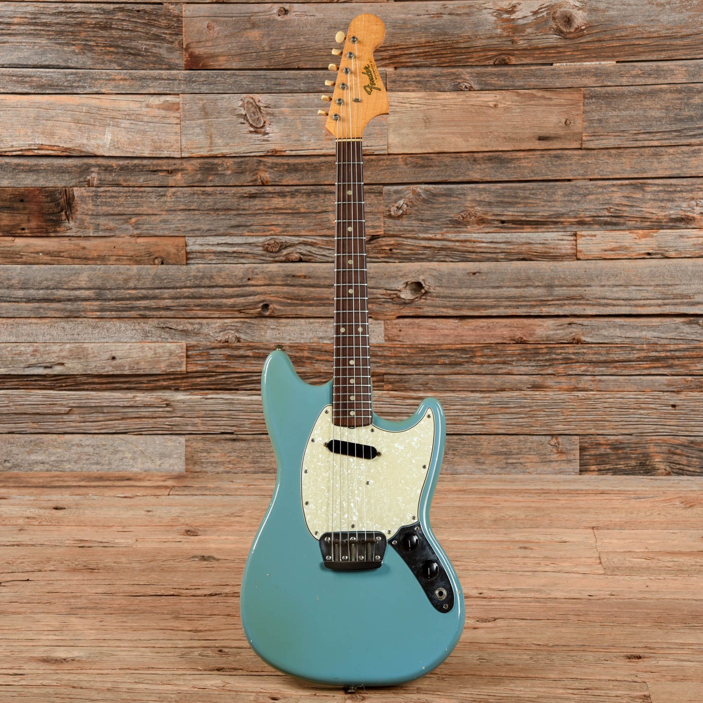 Fender Musicmaster II Daphne Blue 1965 Electric Guitars / Solid Body