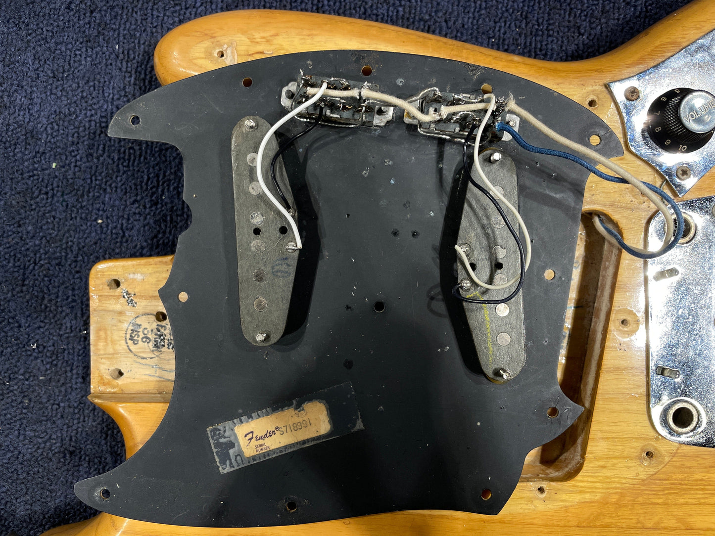 Fender Mustang Natural 1977 Electric Guitars / Solid Body