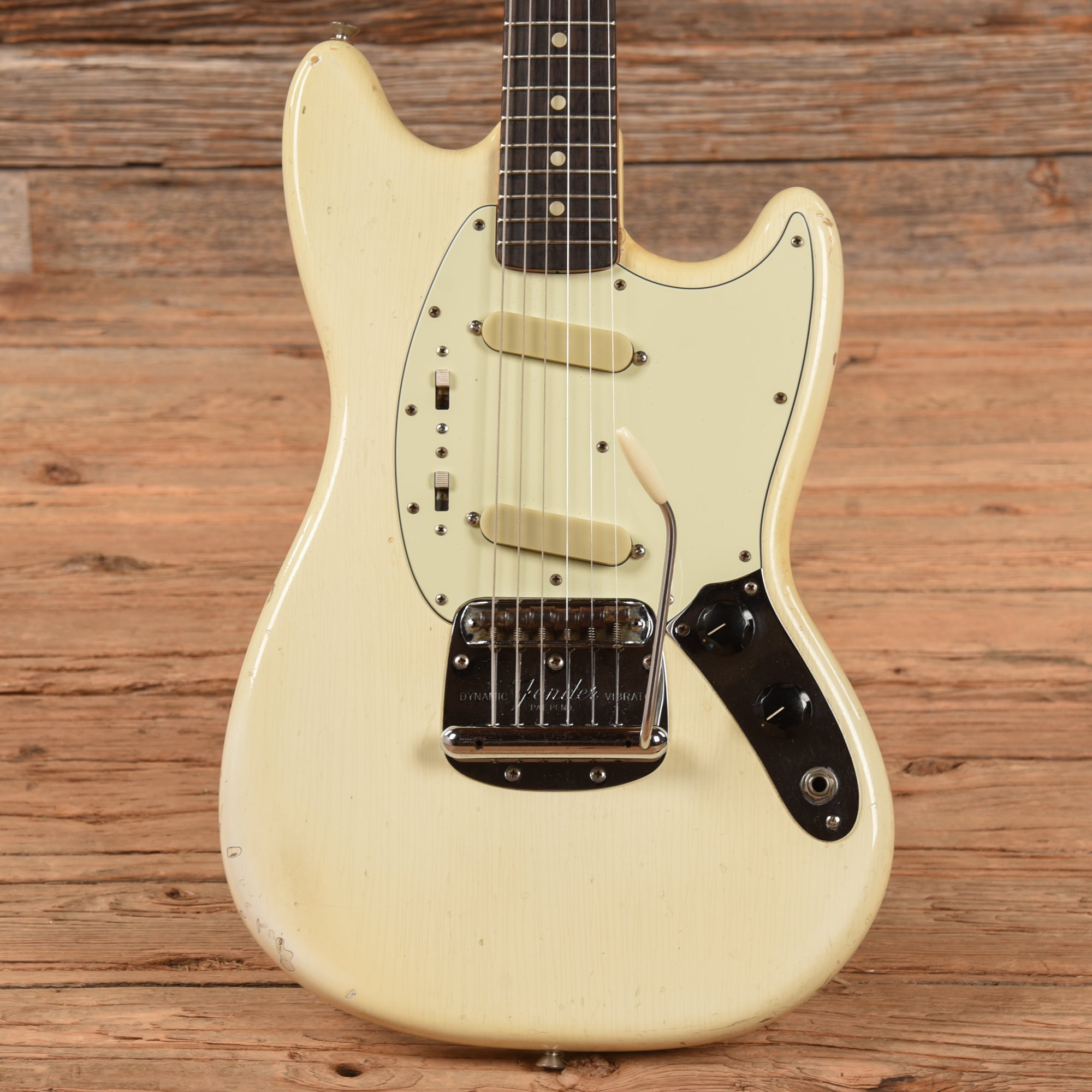 Fender Mustang Olympic White 1964 – Chicago Music Exchange