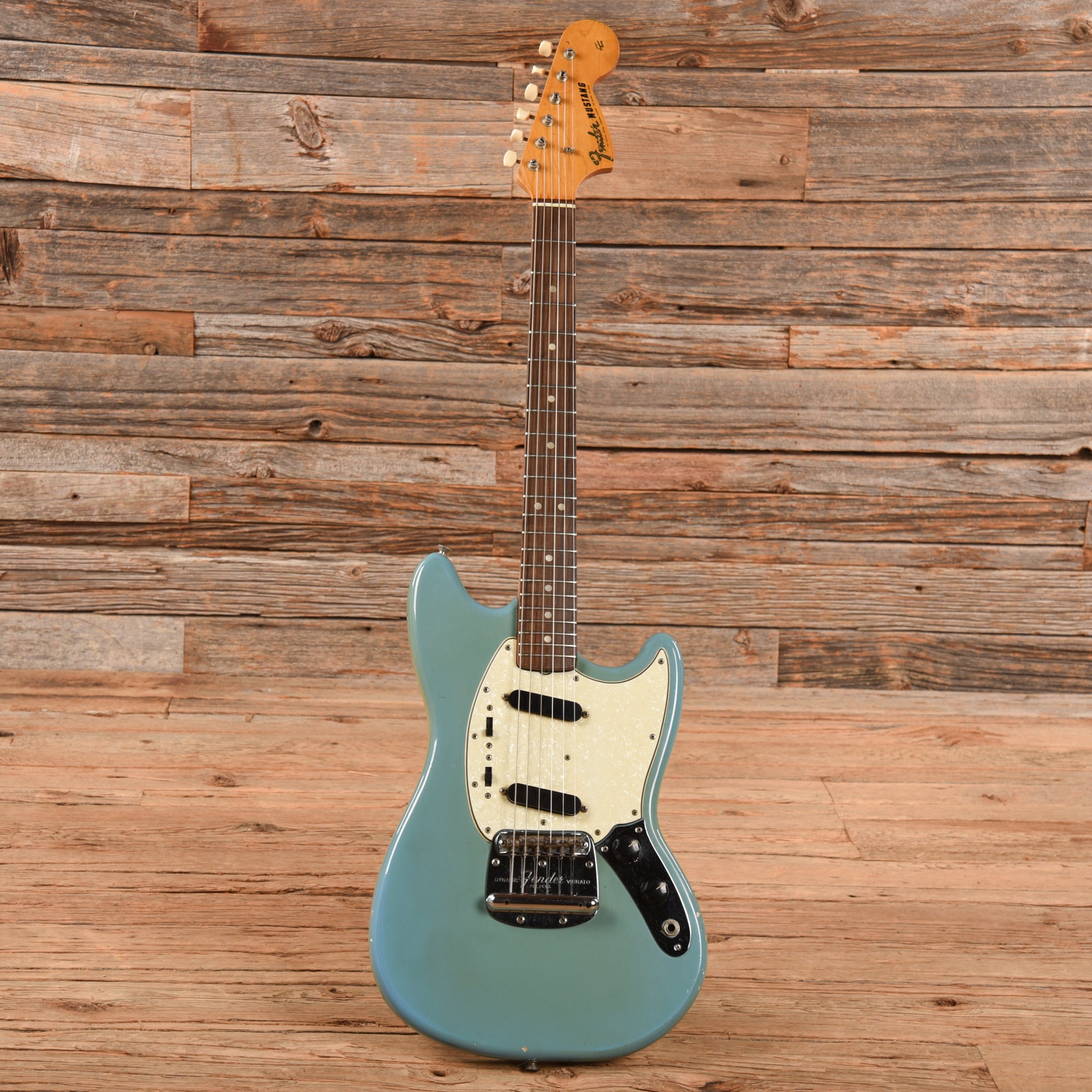 Fender Mustang Sonic Blue 1966 – Chicago Music Exchange