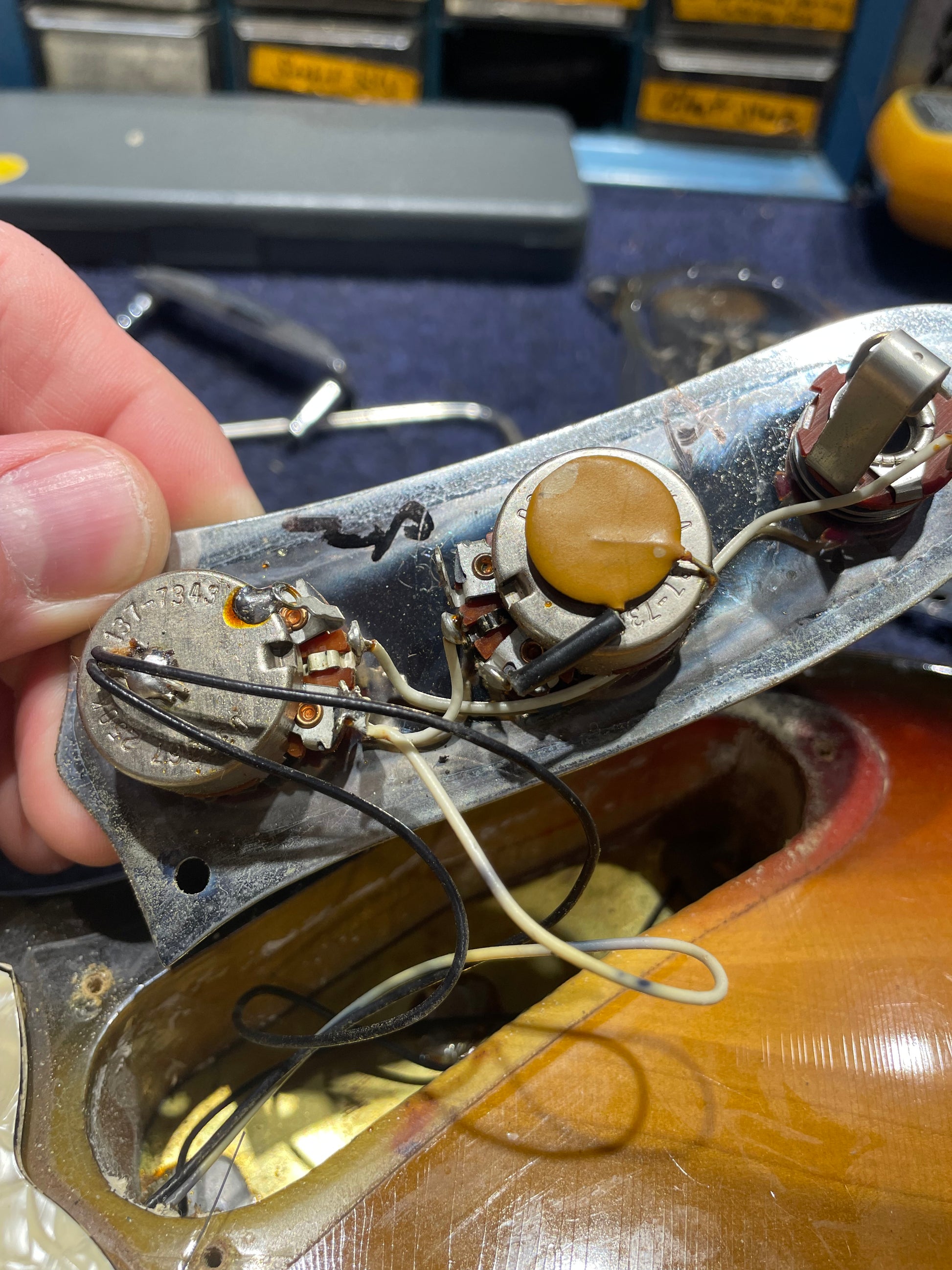 Fender Mustang Sunburst 1974 Electric Guitars / Solid Body
