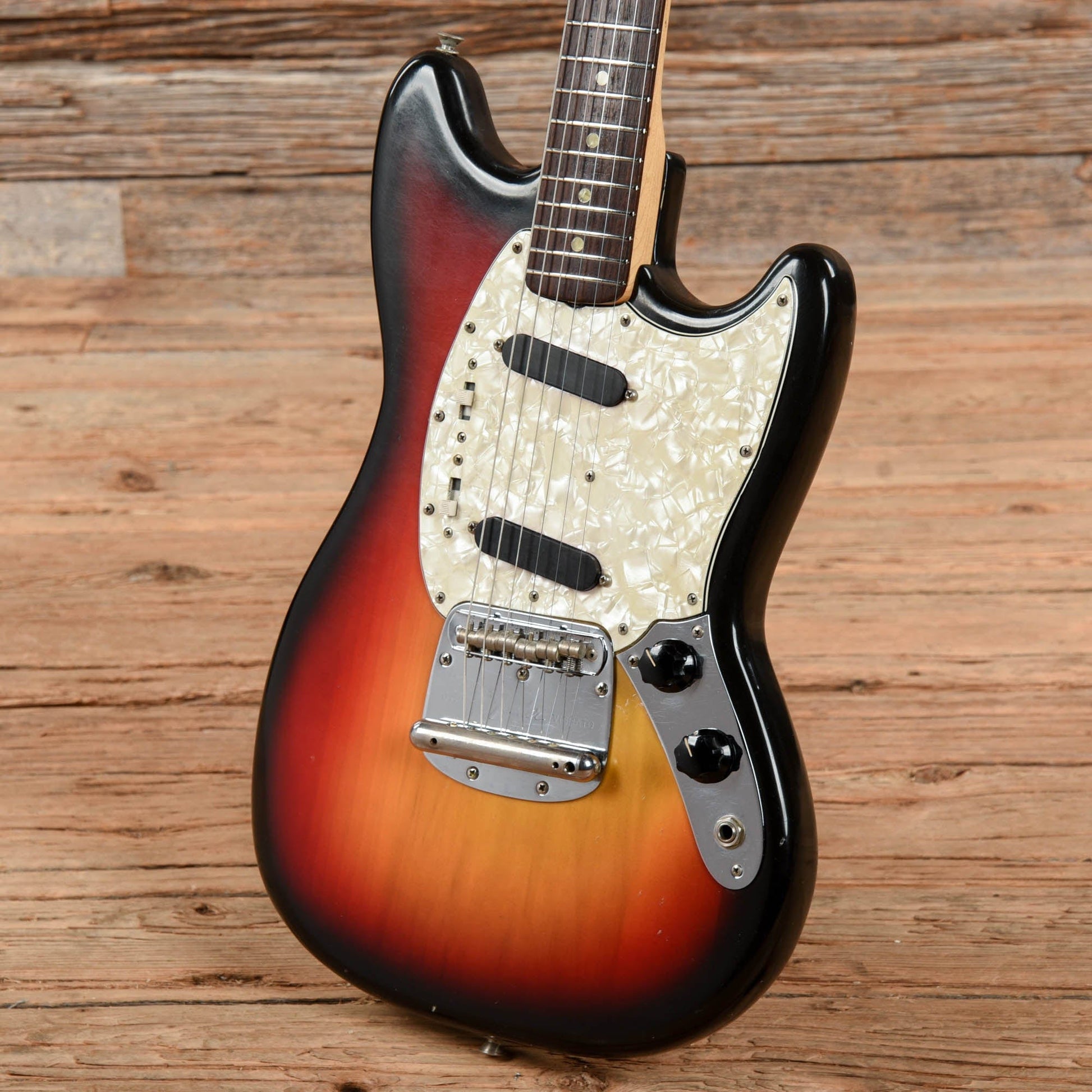 Fender Mustang Sunburst Electric Guitars / Solid Body