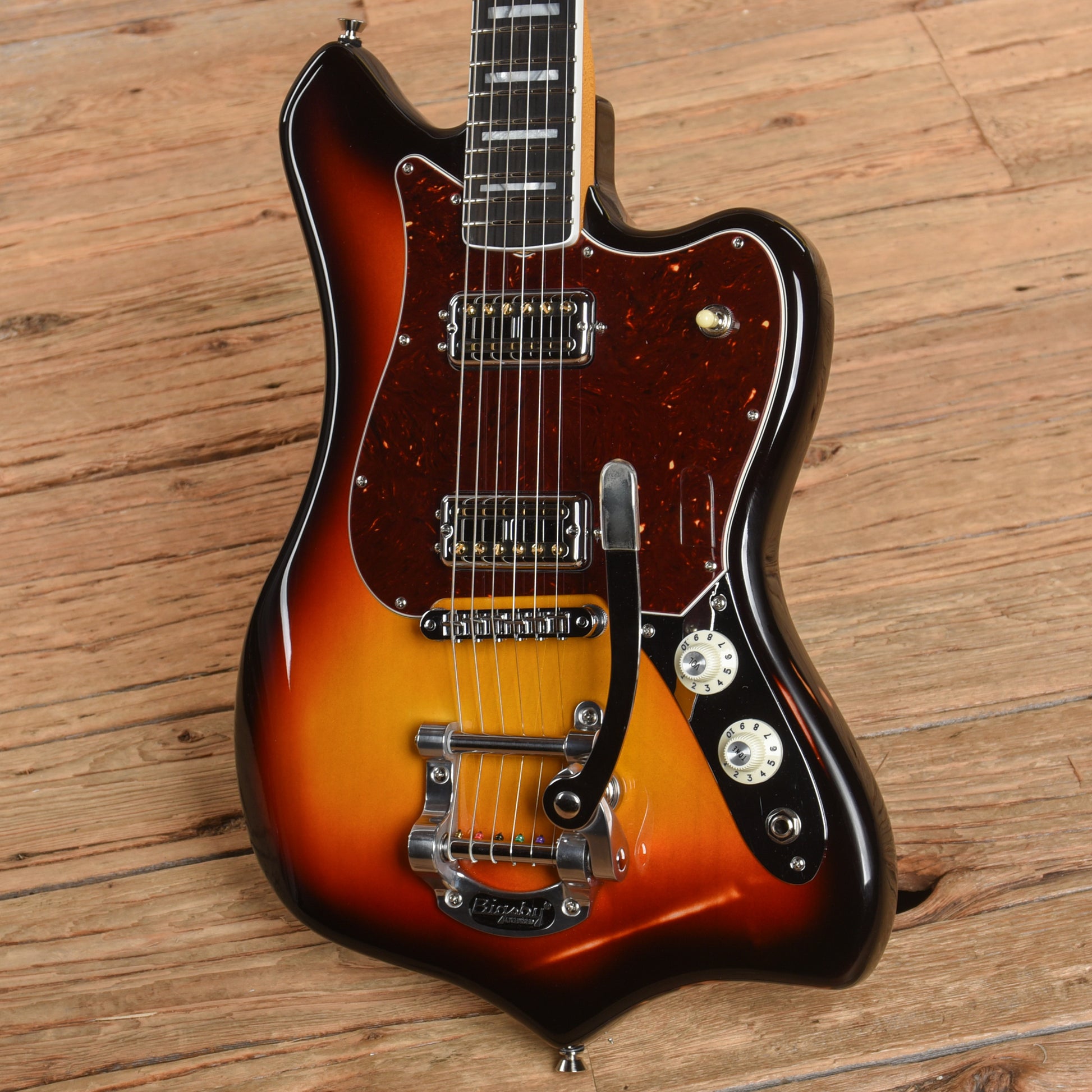 Fender Parallel Universe Maverick Dorado Ultraburst 2019 Electric Guitars / Solid Body