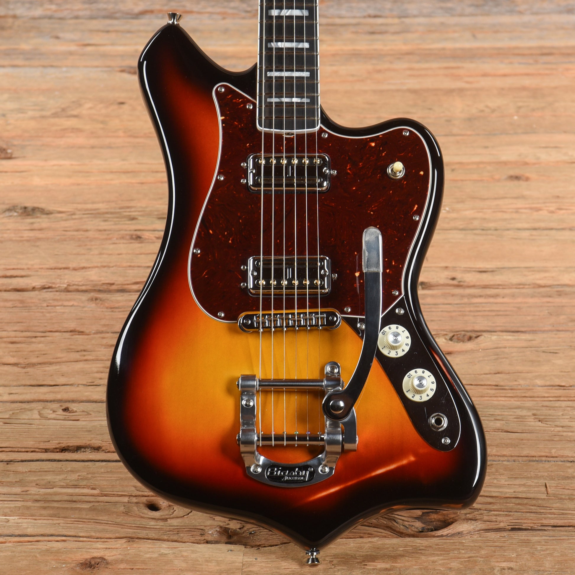 Fender Parallel Universe Maverick Dorado Ultraburst 2019 Electric Guitars / Solid Body
