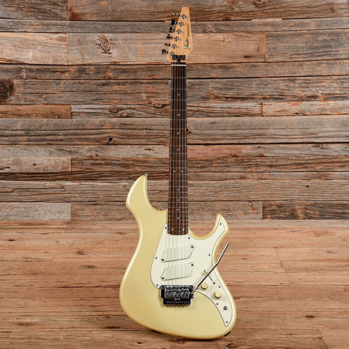 Fender Performer Standard White 1980s Electric Guitars / Solid Body