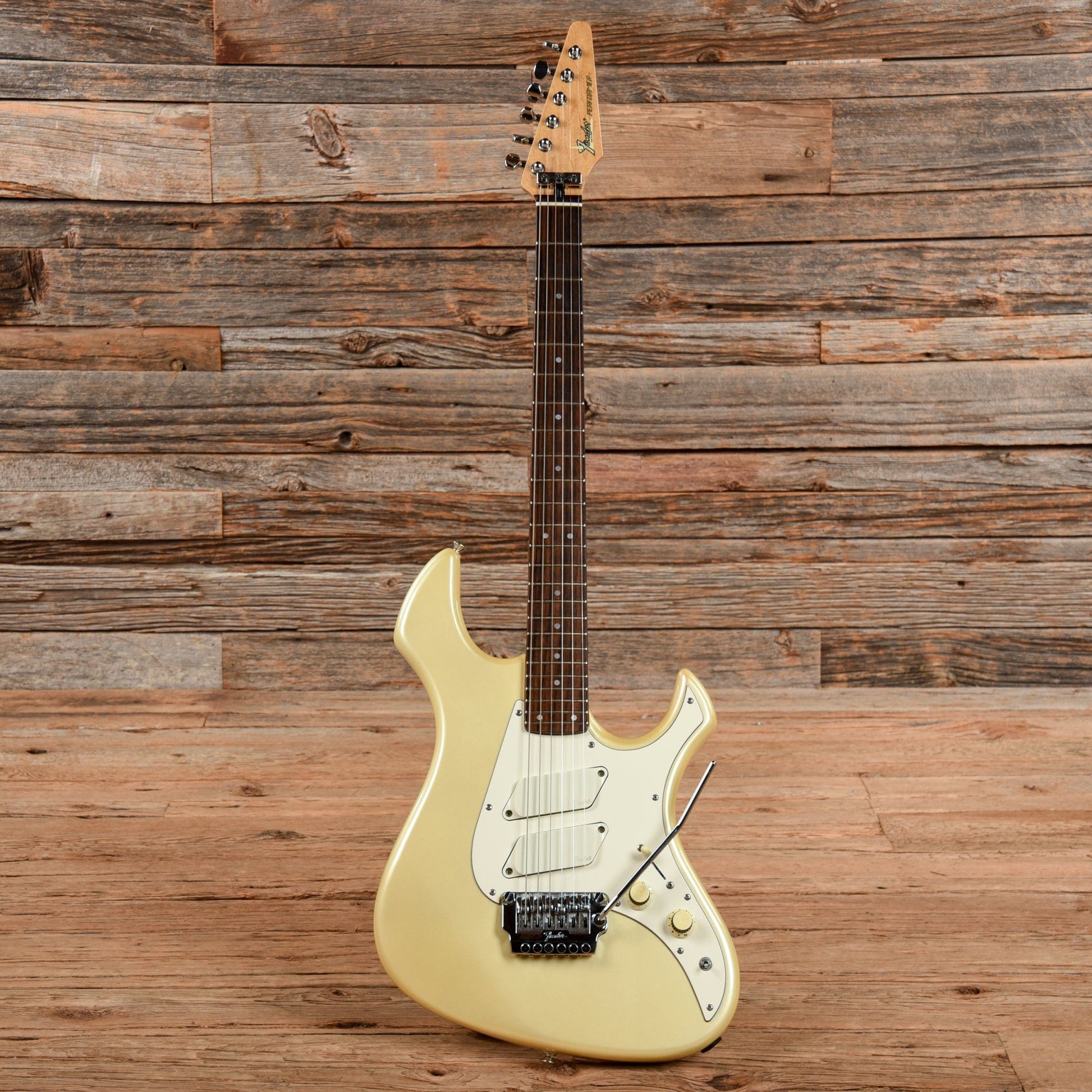 Fender Performer Standard White 1980s Electric Guitars / Solid Body