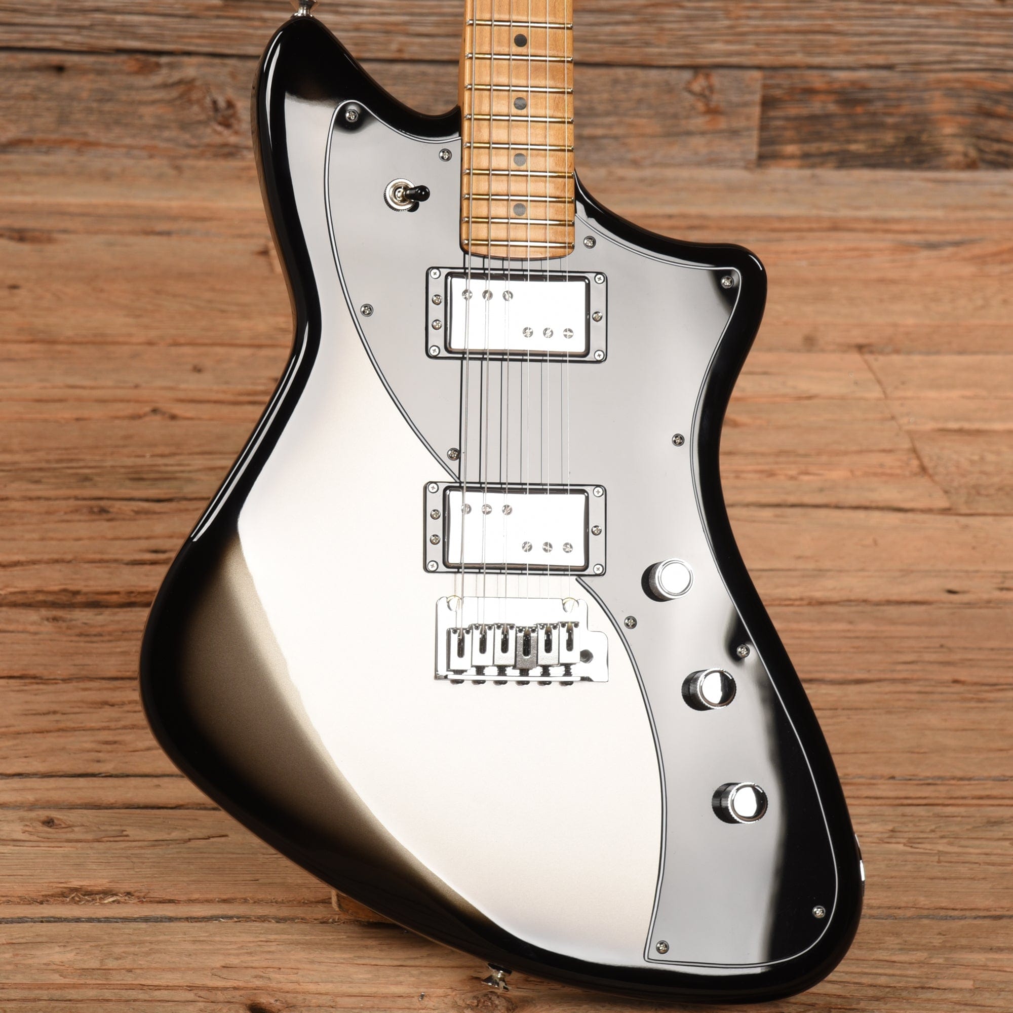 Fender Player Plus Meteora Silver Burst 2022 – Chicago Music Exchange