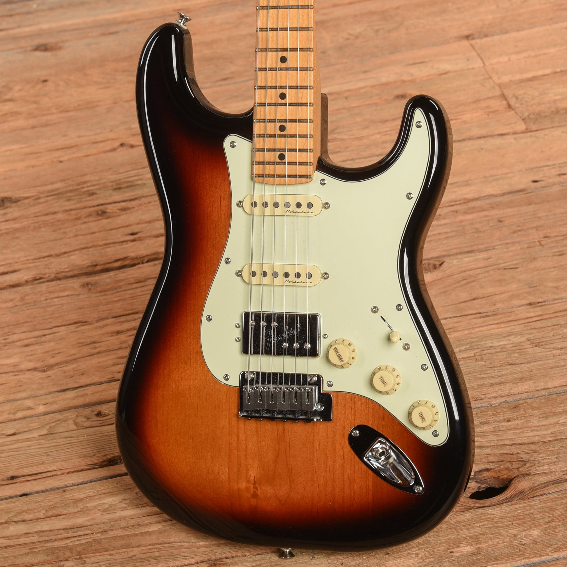 Fender Player Plus Stratocaster HSS Sunburst 2022 Electric Guitars / Solid Body