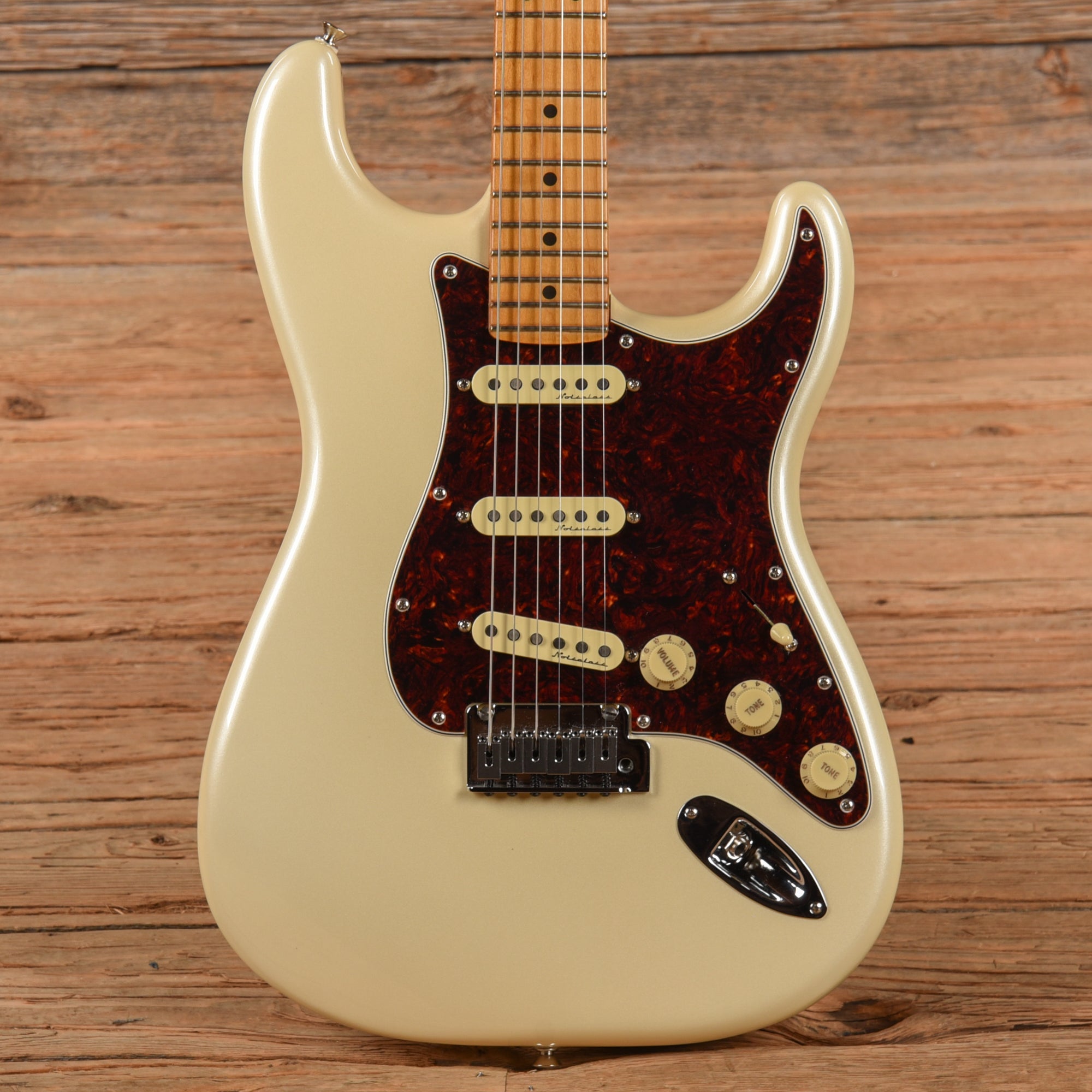 Fender Player Plus Stratocaster Pearl White 2019 Electric Guitars / Solid Body