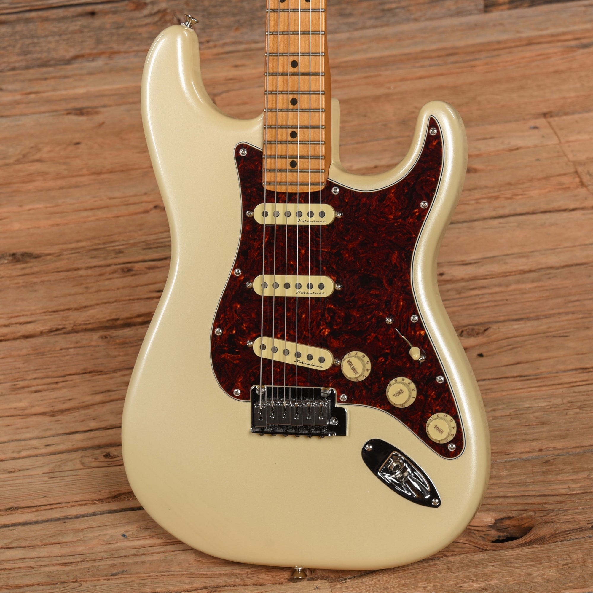 Fender Player Plus Stratocaster Pearl White 2019 Electric Guitars / Solid Body