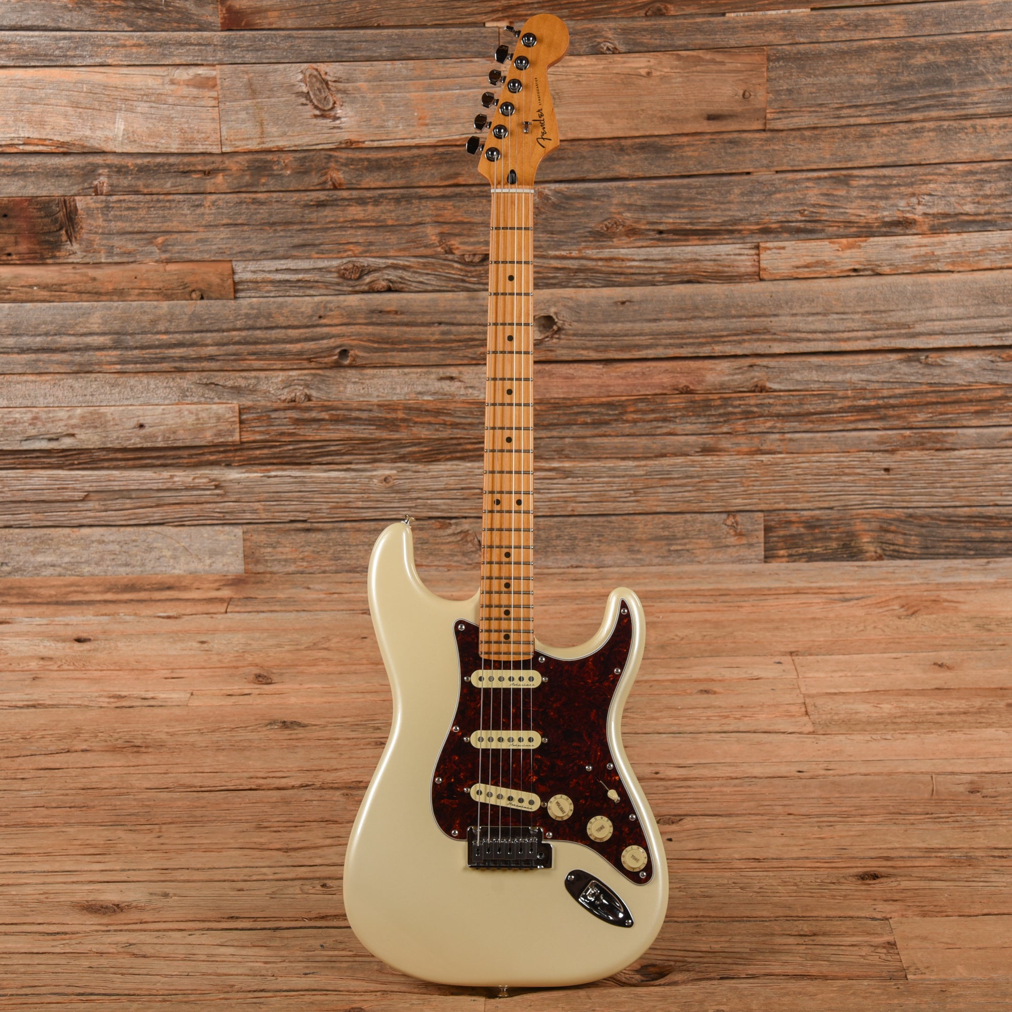 Fender Player Plus Stratocaster Pearl White 2019 Electric Guitars / Solid Body