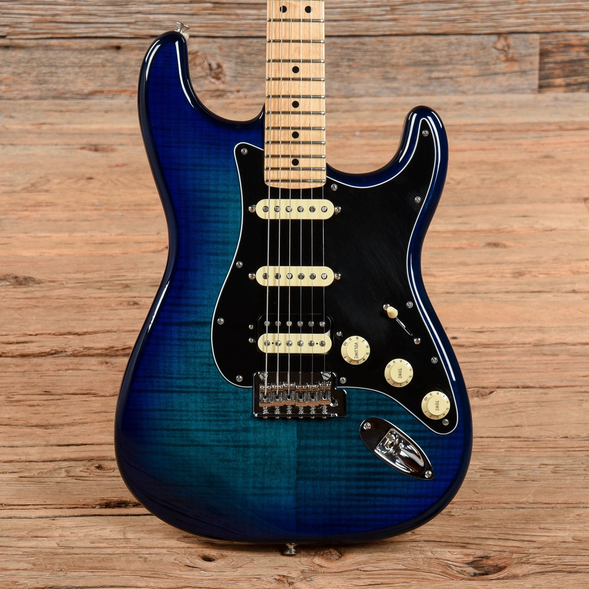 Fender Player Stratocaster HSS Plus Top Blue Burst 2019 Electric Guitars / Solid Body