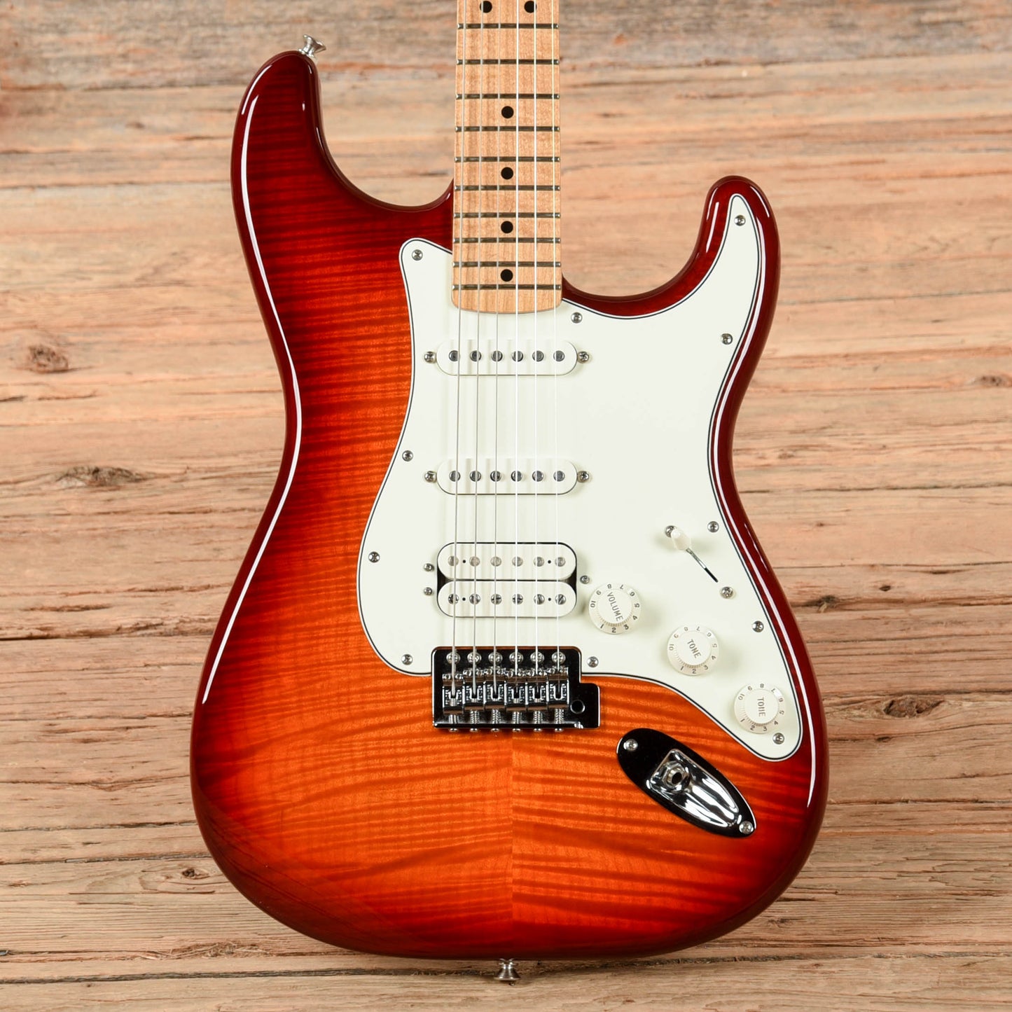 Fender Player Stratocaster HSS Plus Top Cherry Sunburst 2017 Electric Guitars / Solid Body