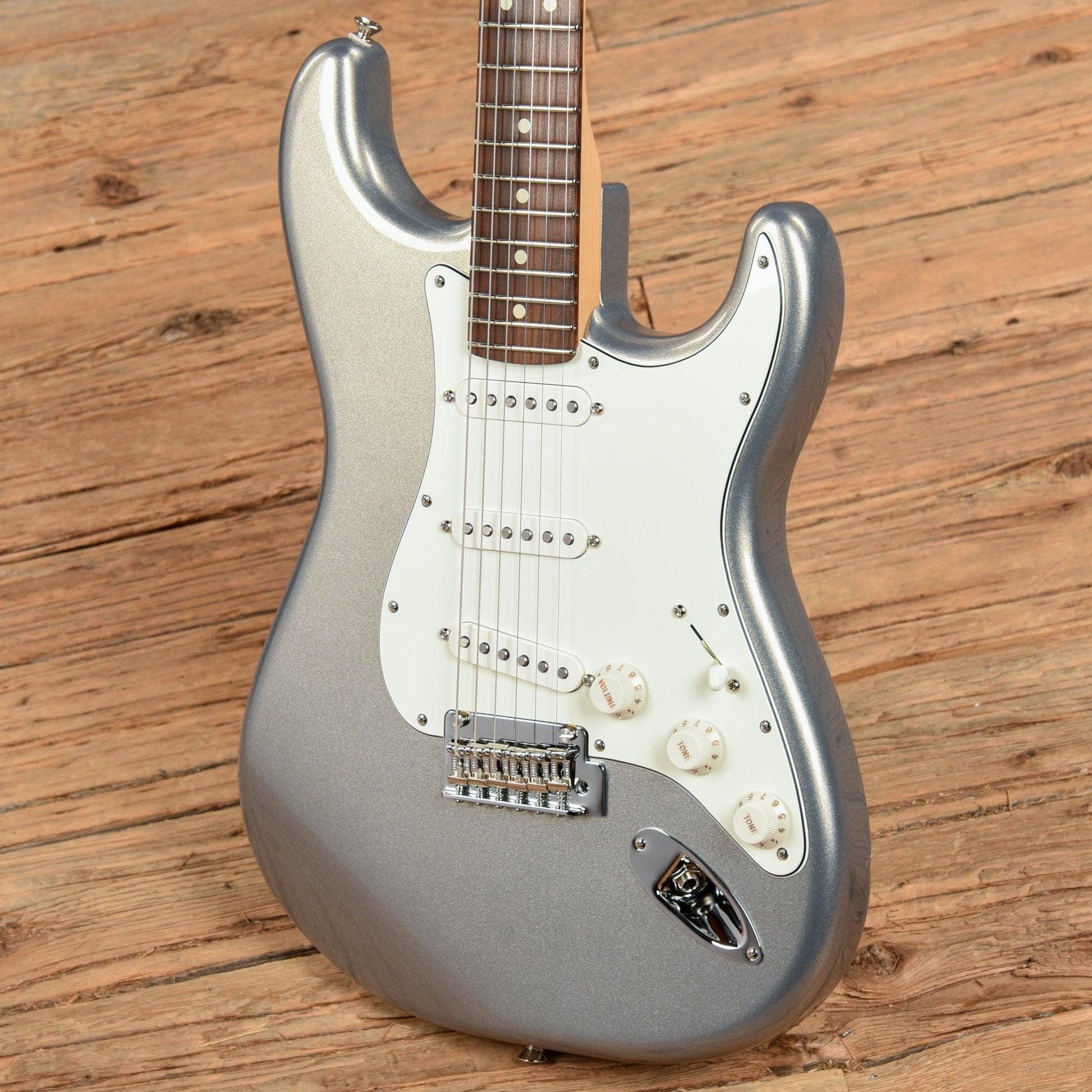 Fender Player Stratocaster Silver Electric Guitars / Solid Body