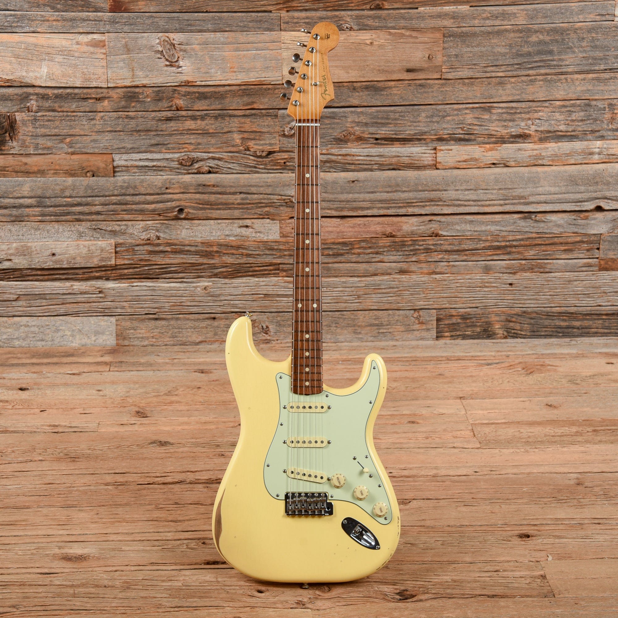 Fender Road Worn 60s Stratocaster Vintage White Electric Guitars / Solid Body