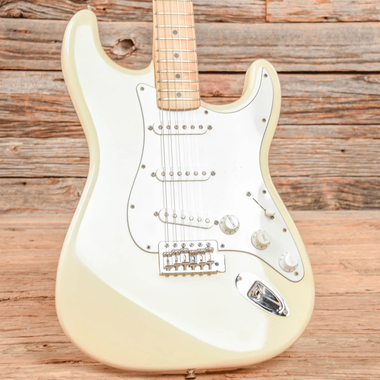 Fender Standard Stratocaster Arctic White 1999 Electric Guitars / Solid Body