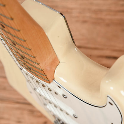 Fender Standard Stratocaster Arctic White 1999 Electric Guitars / Solid Body