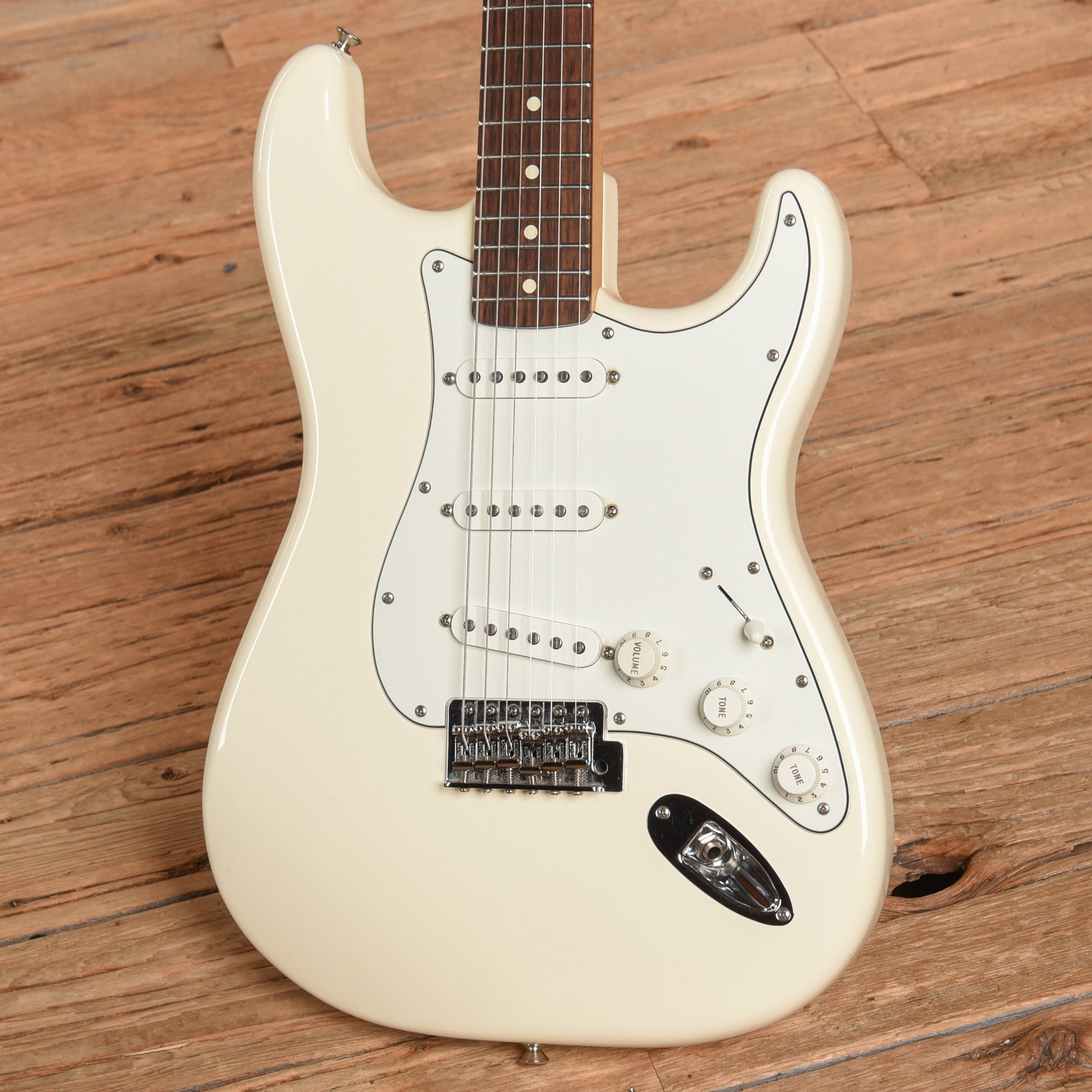 Fender Standard Stratocaster Arctic White 2016 Electric Guitars / Solid Body