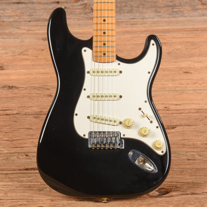 Fender Standard Stratocaster Black 1990 Electric Guitars / Solid Body